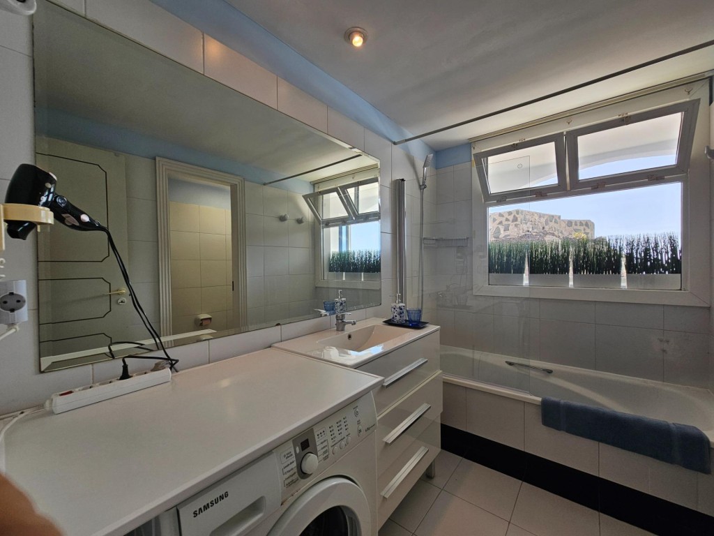 EXCLUSIVA VIVIENDA EN PRIMERA LÍNEA DE MAR EN LA COSTA DE TE - foto 21