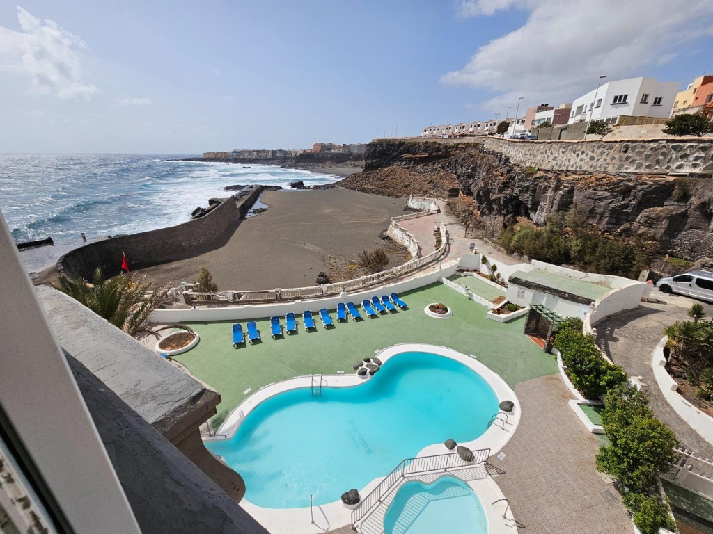 EXCLUSIVA VIVIENDA EN PRIMERA LÍNEA DE MAR EN LA COSTA DE TE - foto 4