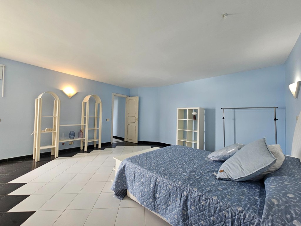 EXCLUSIVA VIVIENDA EN PRIMERA LÍNEA DE MAR EN LA COSTA DE TE - foto 32