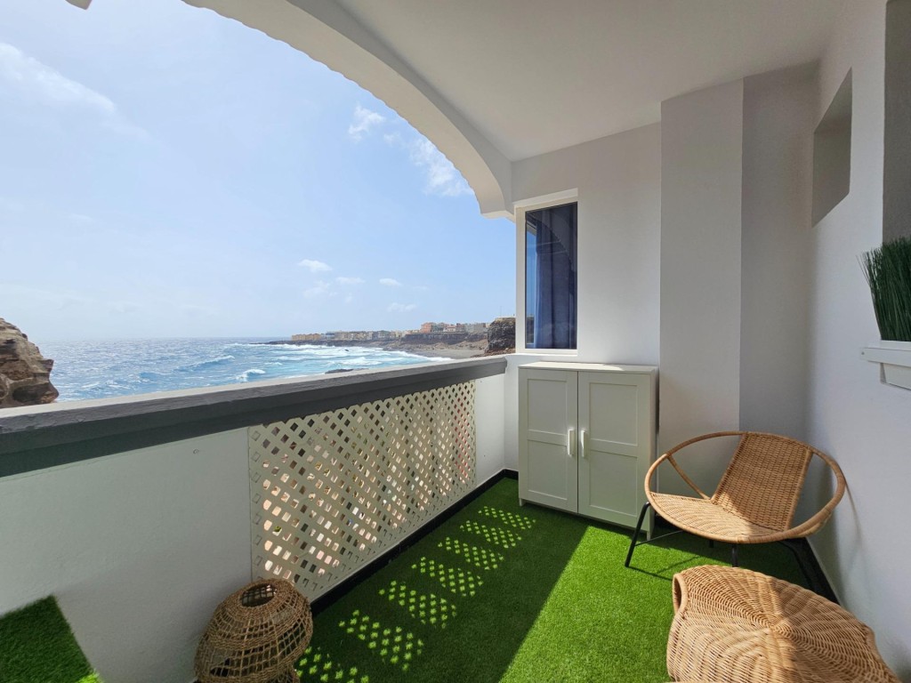 EXCLUSIVA VIVIENDA EN PRIMERA LÍNEA DE MAR EN LA COSTA DE TE - foto 35