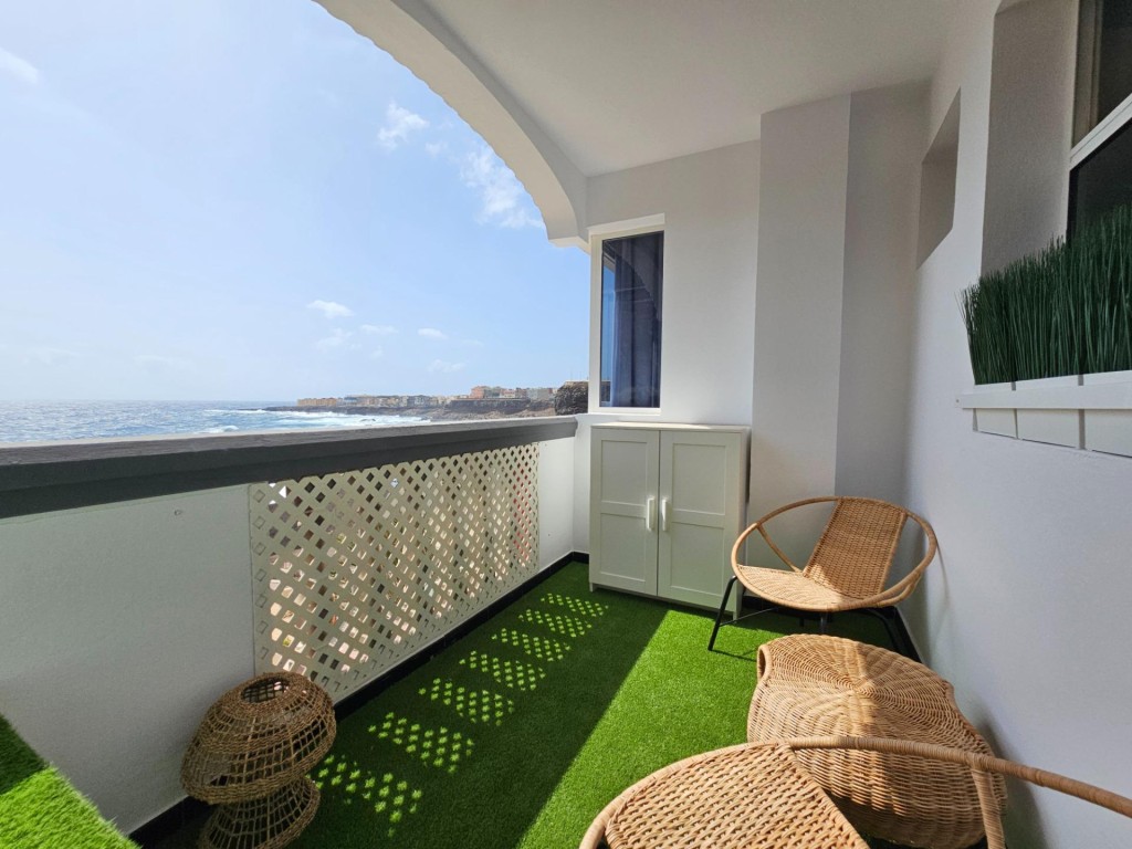 EXCLUSIVA VIVIENDA EN PRIMERA LÍNEA DE MAR EN LA COSTA DE TE - foto 36