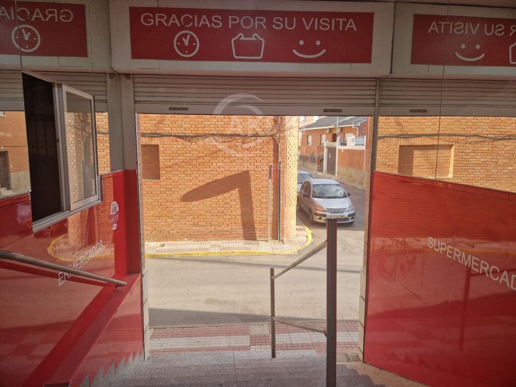Local Comercial en Mocejon - foto 3