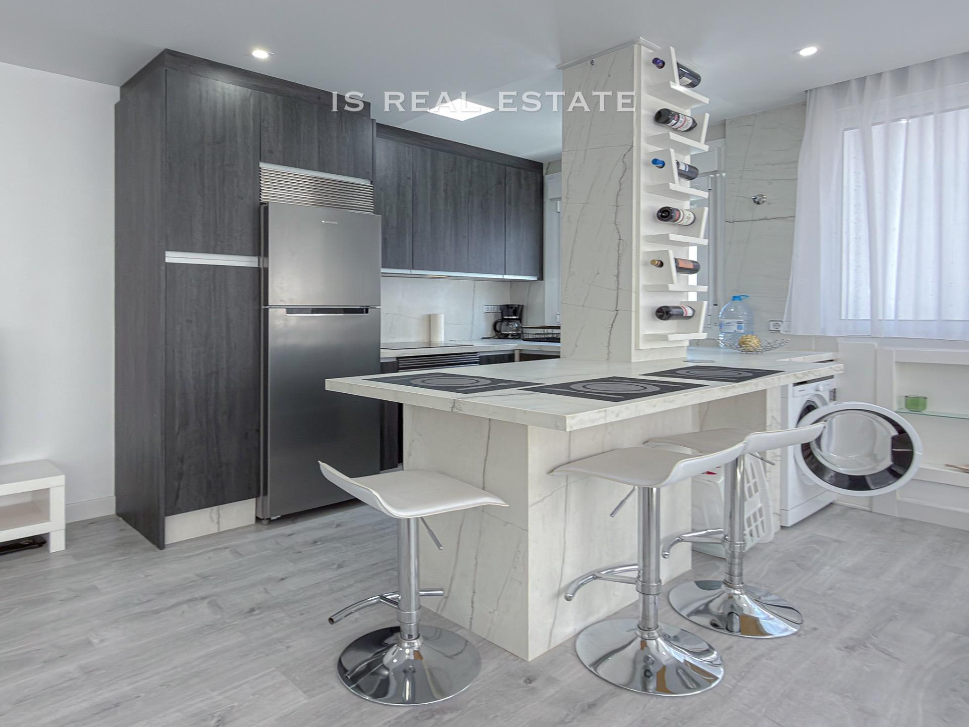 Oportunidad! Impresionante apartamento diseñado con excelent