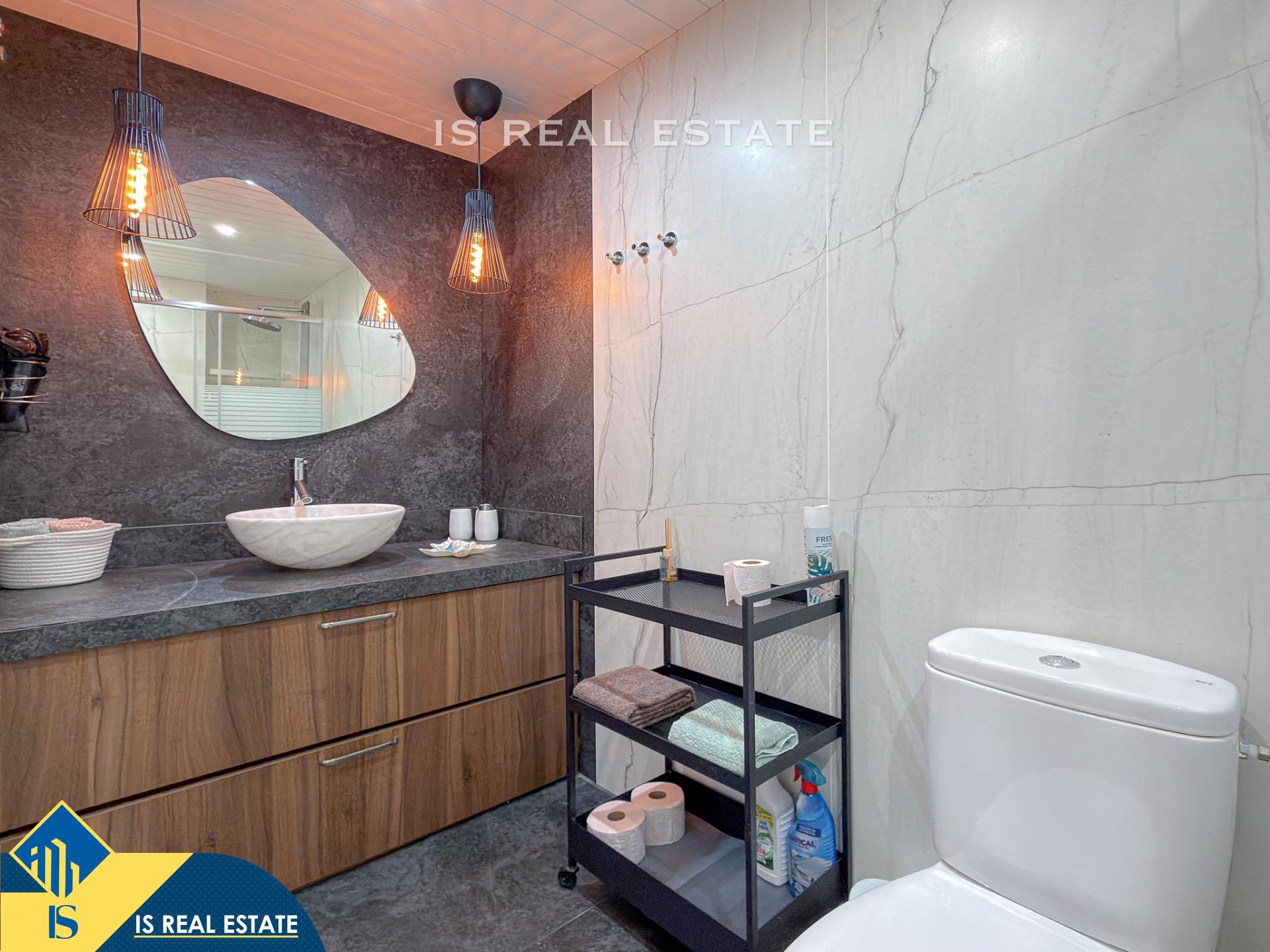 Oportunidad! Impresionante apartamento diseñado con excelent - foto 30