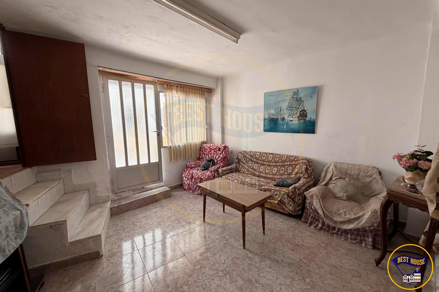 CASA 3 PLANTAS EN VENTA EN MIRA