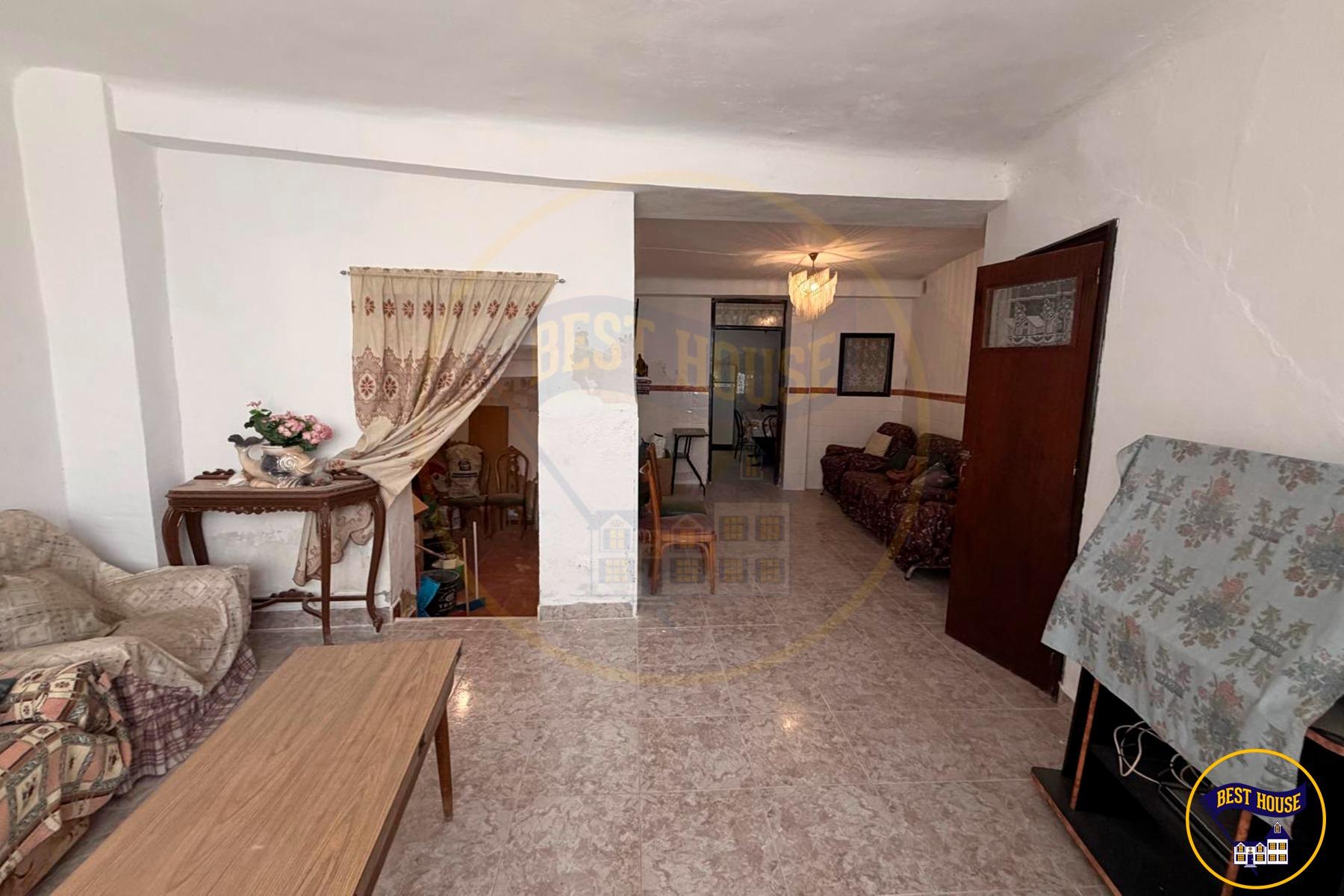 CASA 3 PLANTAS EN VENTA EN MIRA - foto 2