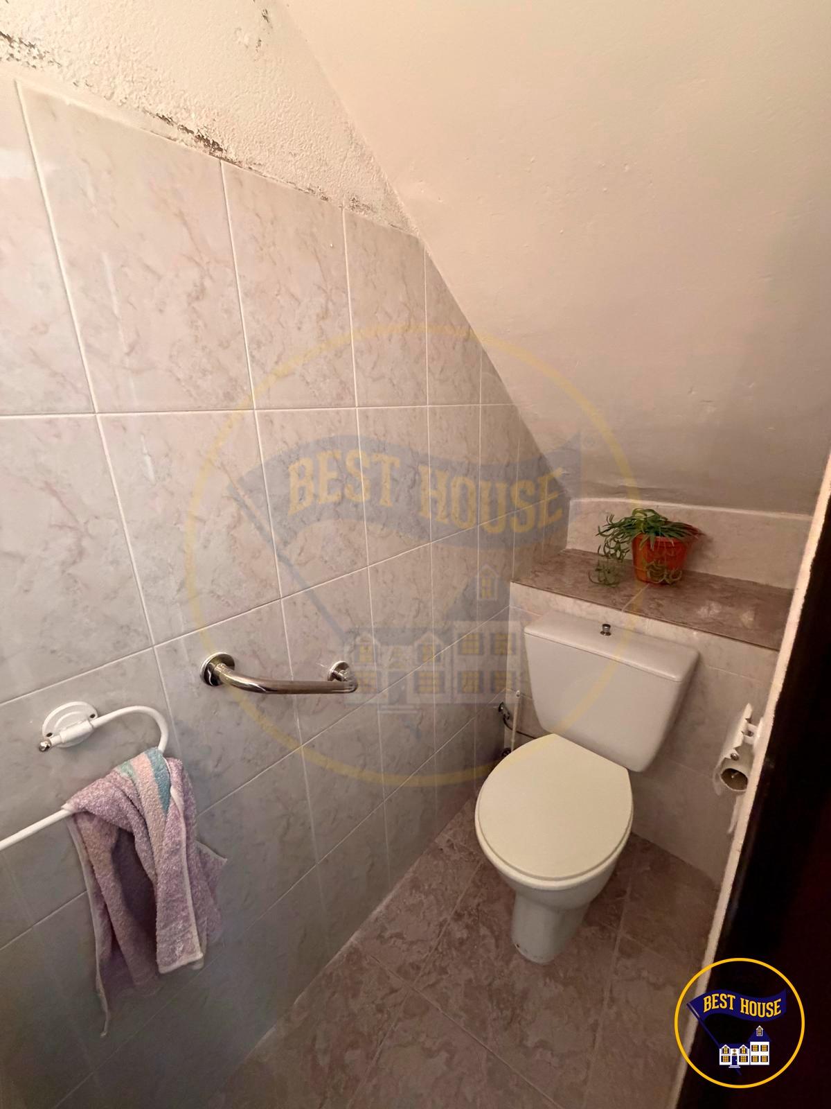 CASA 3 PLANTAS EN VENTA EN MIRA - foto 14