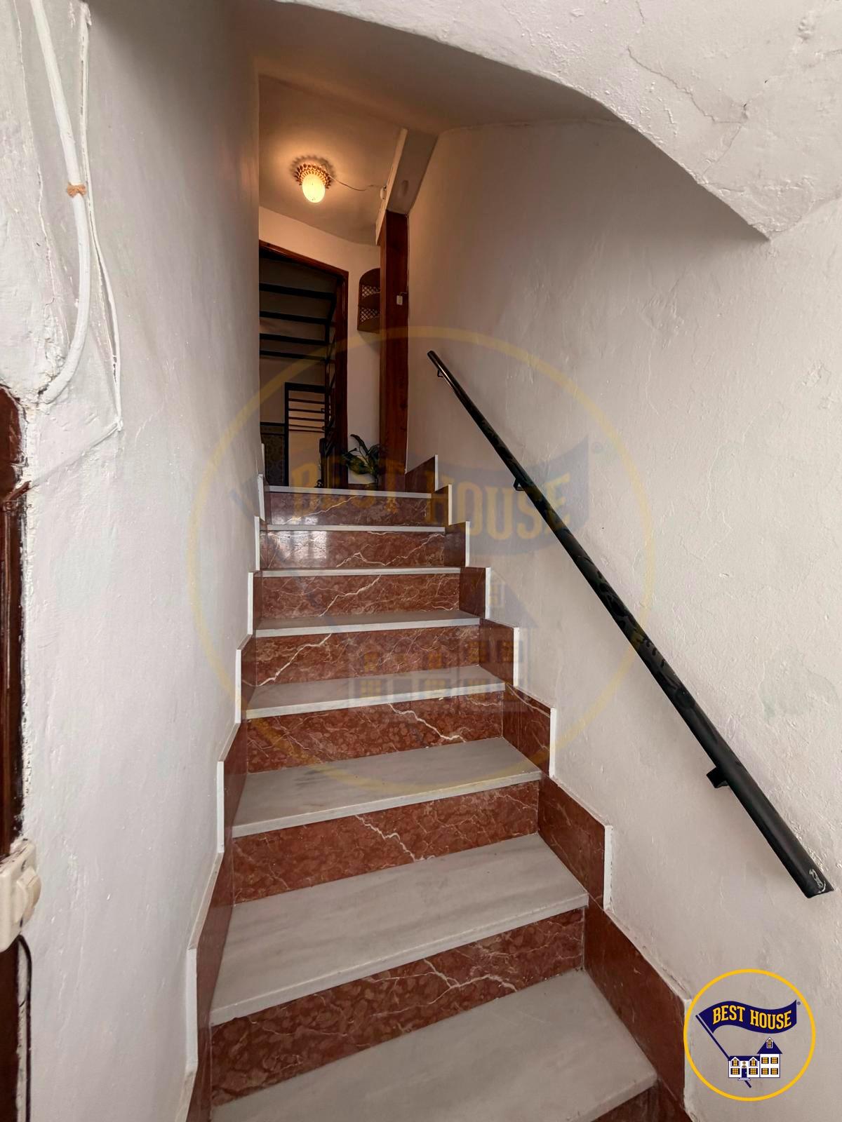 CASA 3 PLANTAS EN VENTA EN MIRA - foto 15