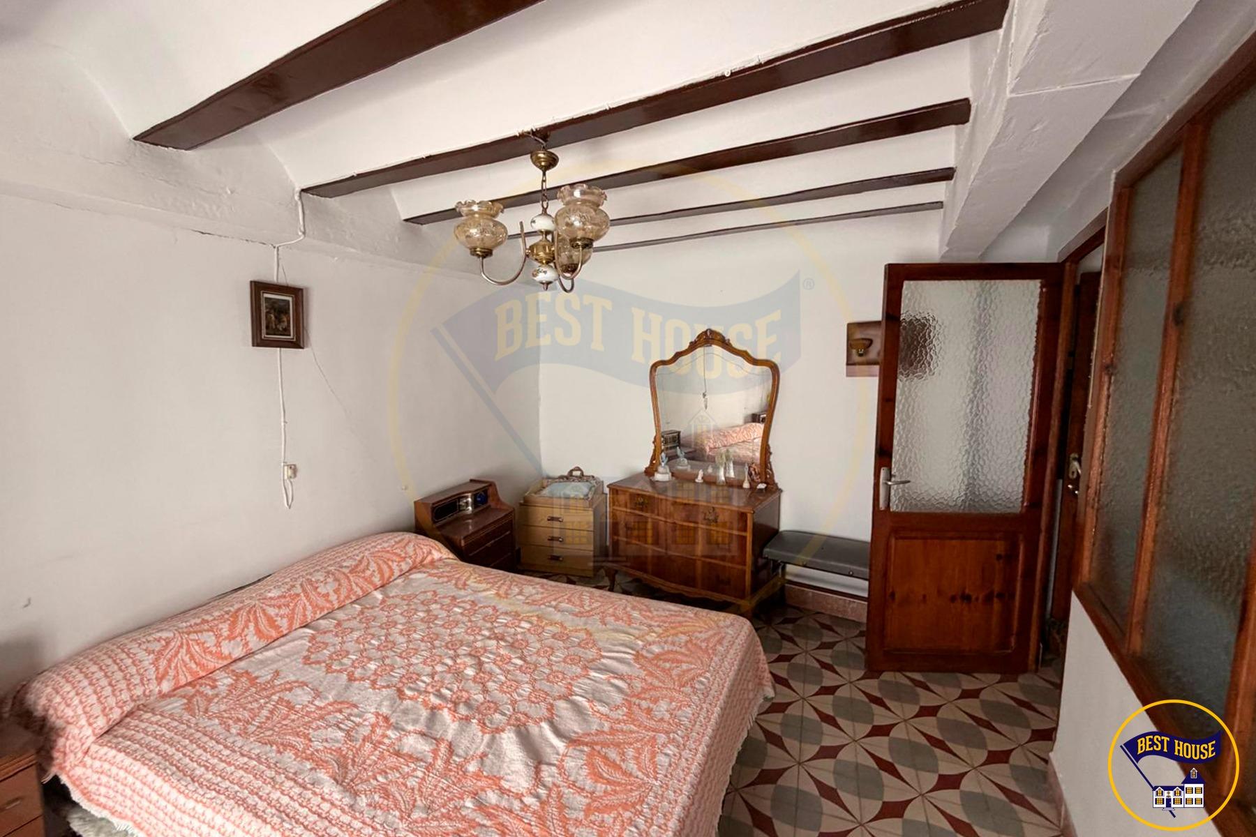 CASA 3 PLANTAS EN VENTA EN MIRA - foto 27