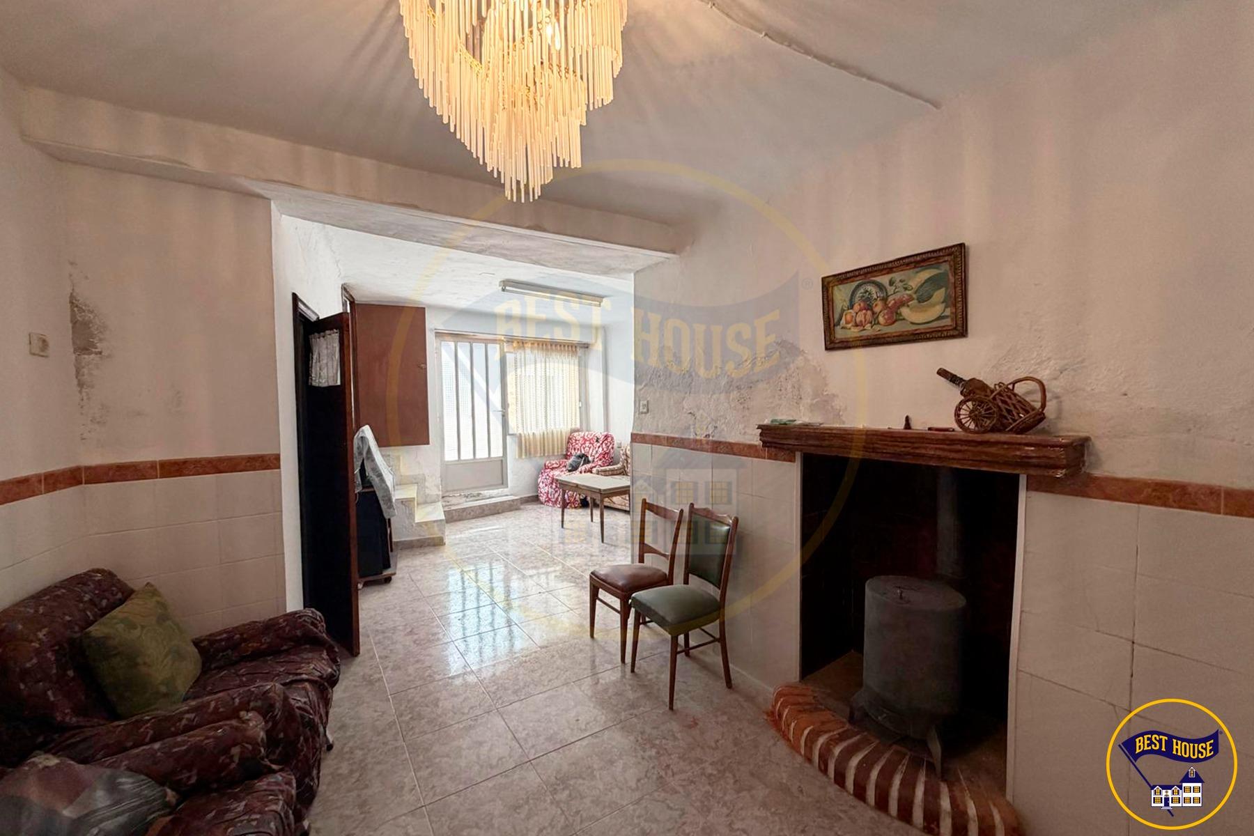 CASA 3 PLANTAS EN VENTA EN MIRA - foto 4