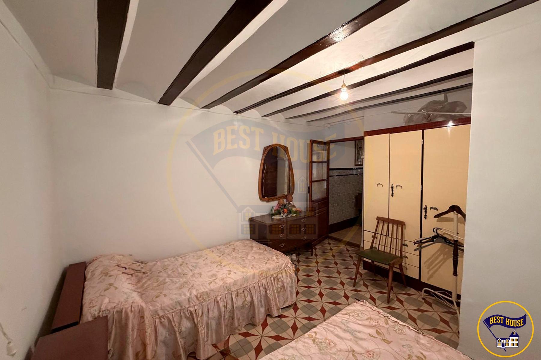 CASA 3 PLANTAS EN VENTA EN MIRA - foto 32