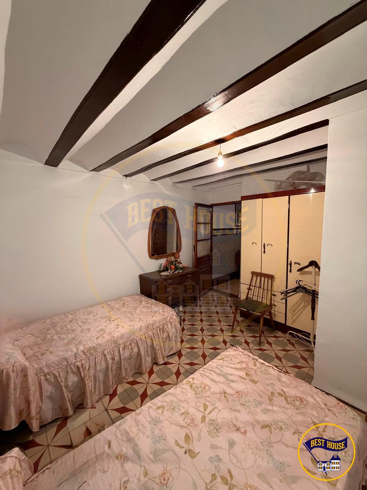 CASA 3 PLANTAS EN VENTA EN MIRA - foto 33