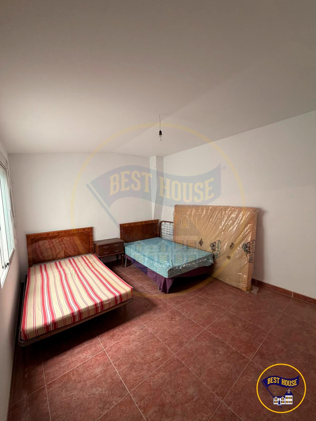 CASA 3 PLANTAS EN VENTA EN MIRA - foto 40