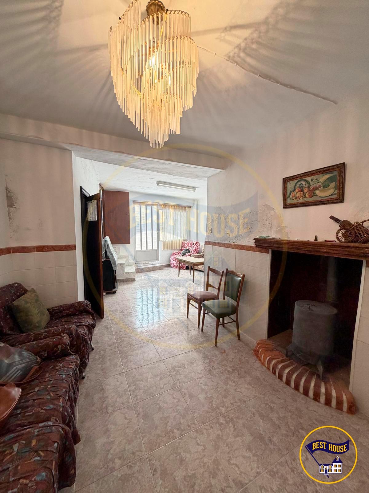 CASA 3 PLANTAS EN VENTA EN MIRA - foto 5