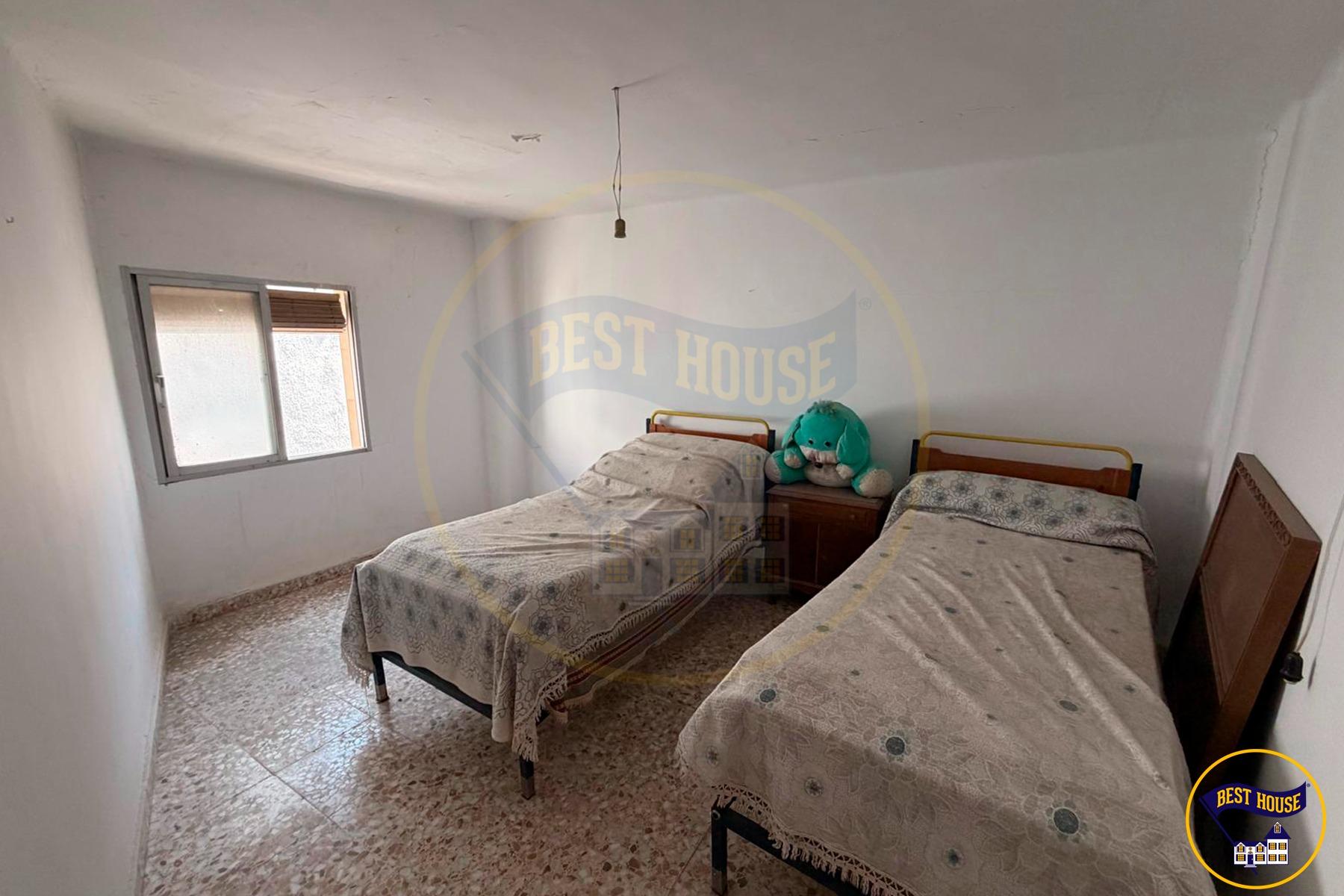 CASA 3 PLANTAS EN VENTA EN MIRA - foto 43