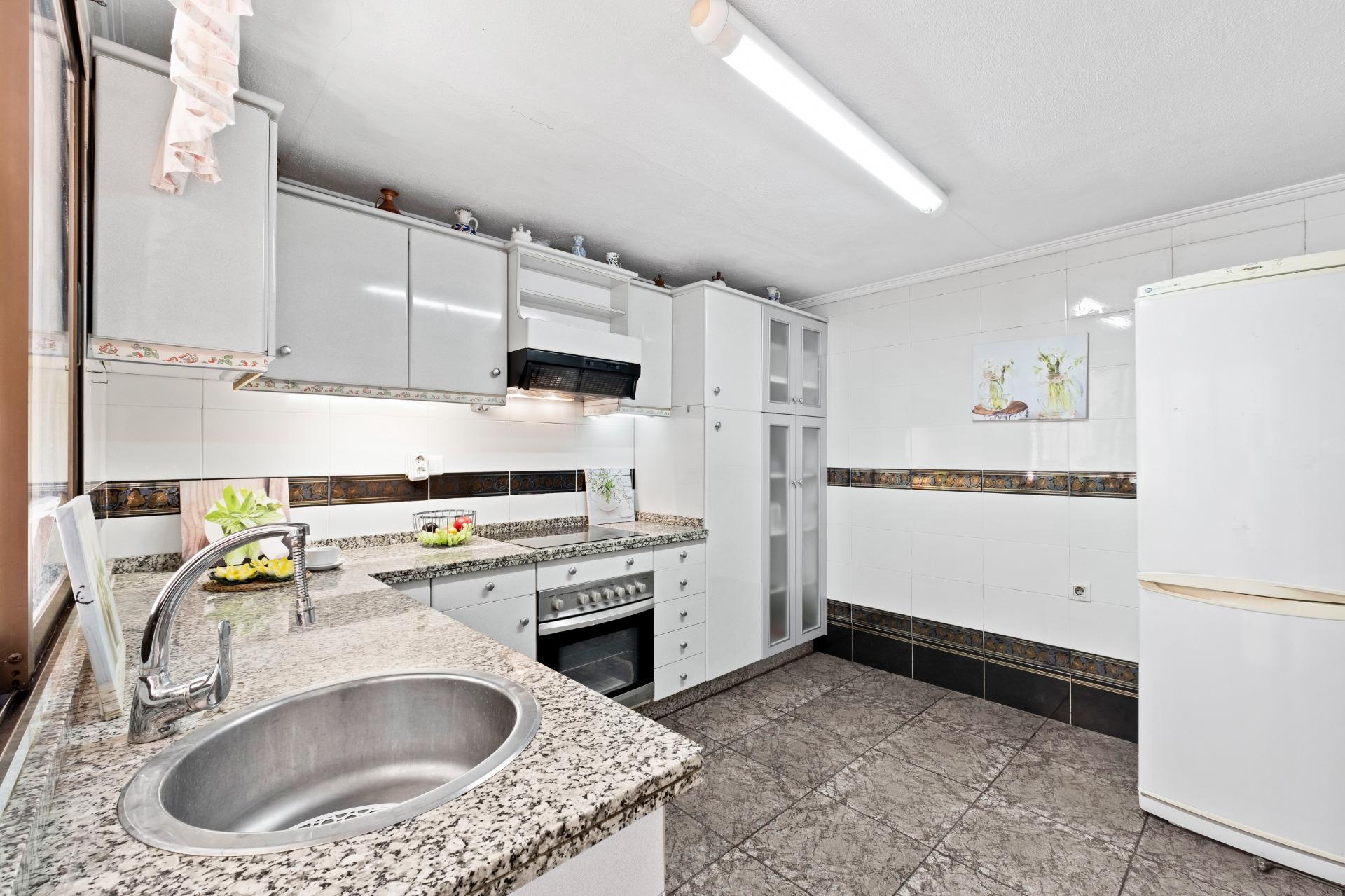 PISO 4 habitaciones CON GRAN TERRAZA DE 60 m" Y PLAZA DE GAR - foto 7