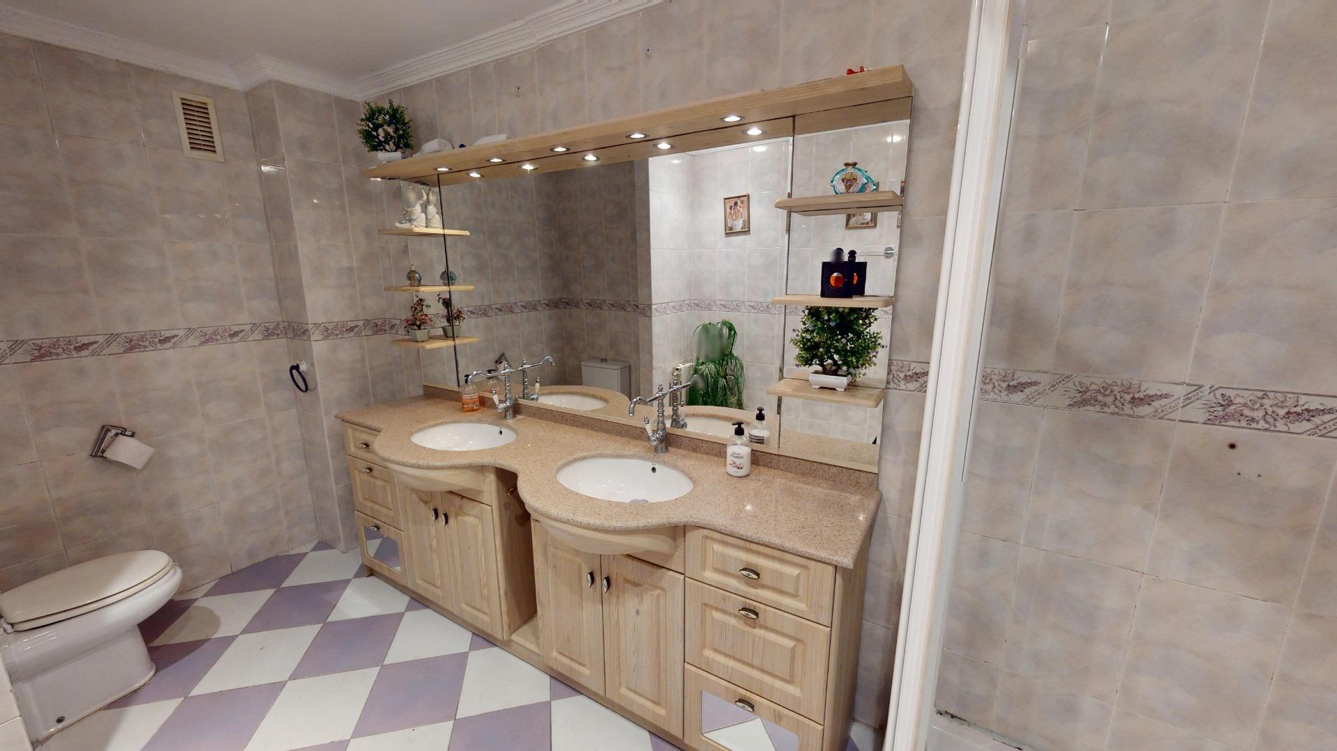 AMPLIA Y LUMINOSA VIVIENDA DE 155 METROS CON 4 habitaciones - foto 6
