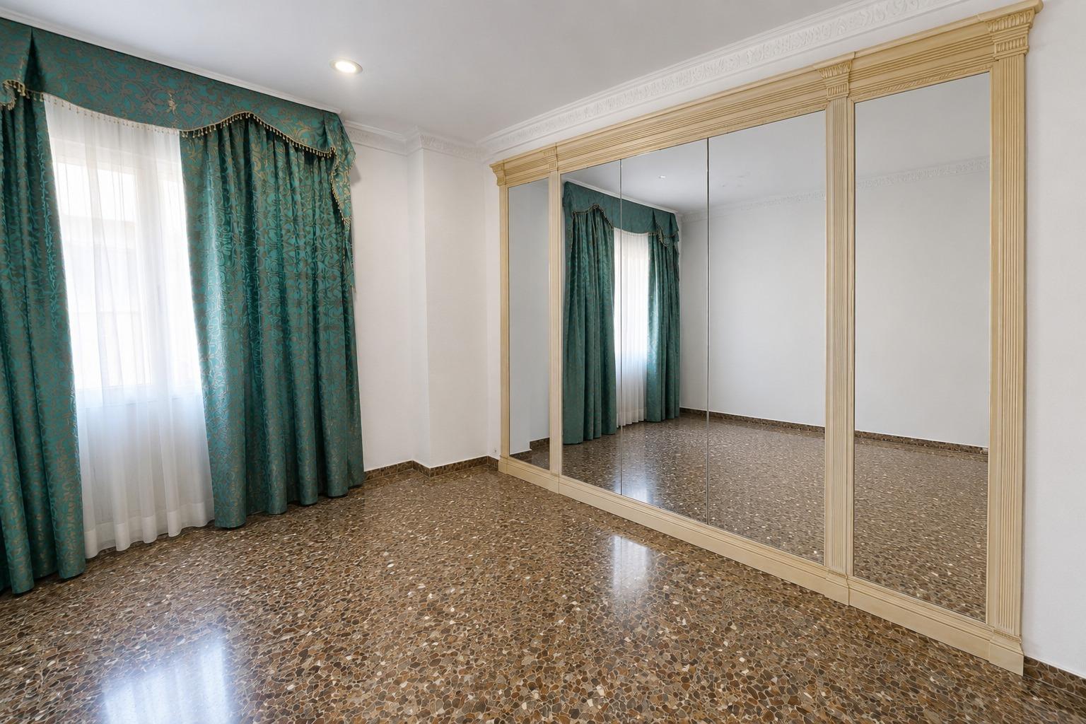 AMPLIA Y LUMINOSA VIVIENDA DE 155 METROS CON 4 habitaciones - foto 8