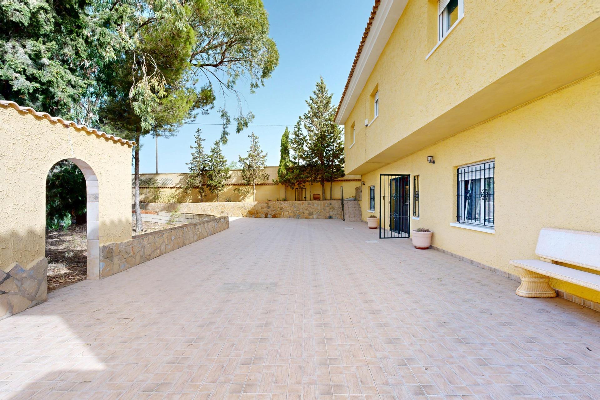 FINCA EXCLUSIVA de casi 8.000 m2 y 540 m2 construidos en Val - foto 15