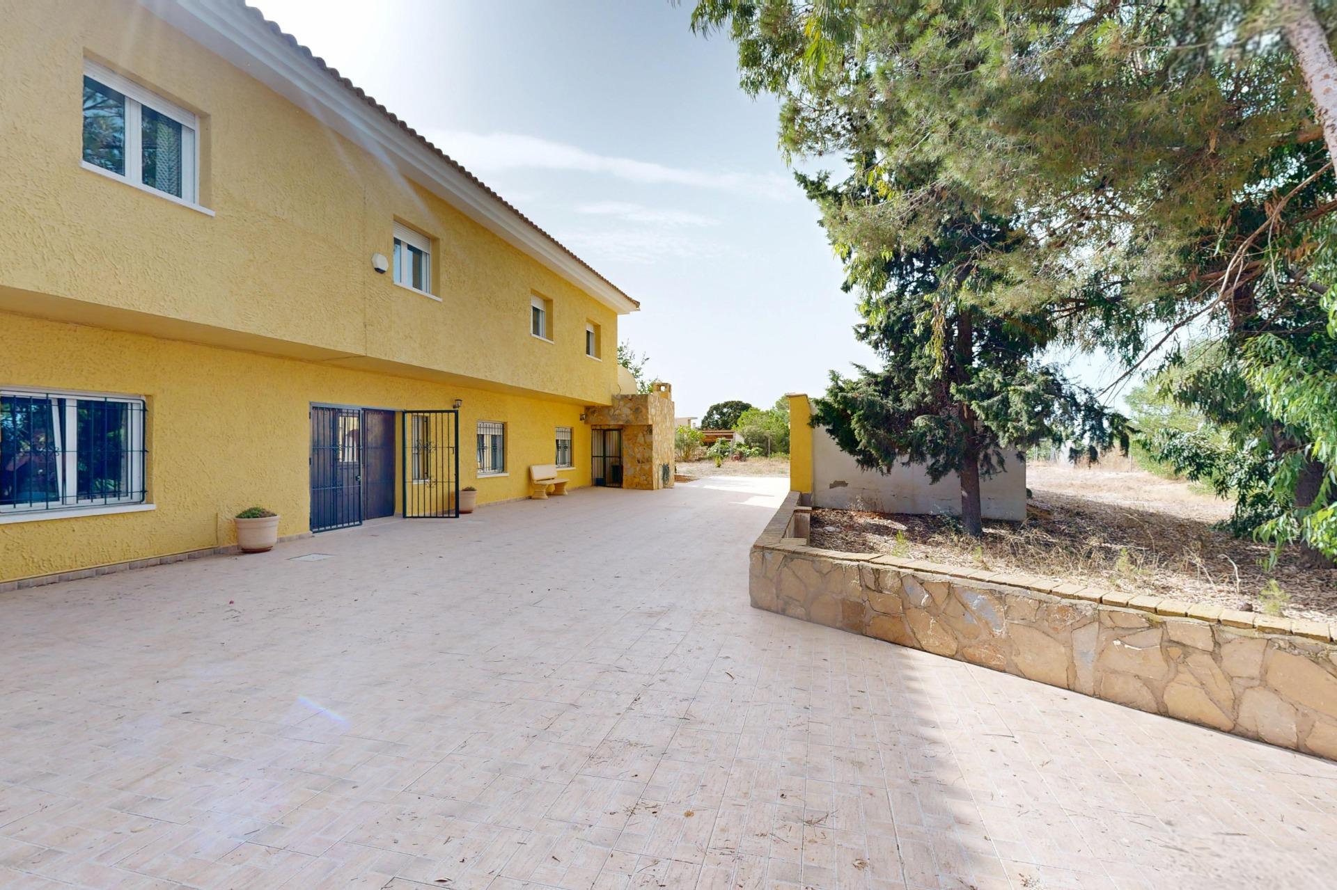 FINCA EXCLUSIVA de casi 8.000 m2 y 540 m2 construidos en Val - foto 8
