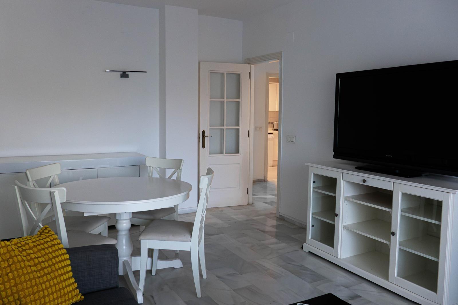 CHOLLO!!! Apartamento de 125 m2 de 3 dormitorios y dos baños - foto 13