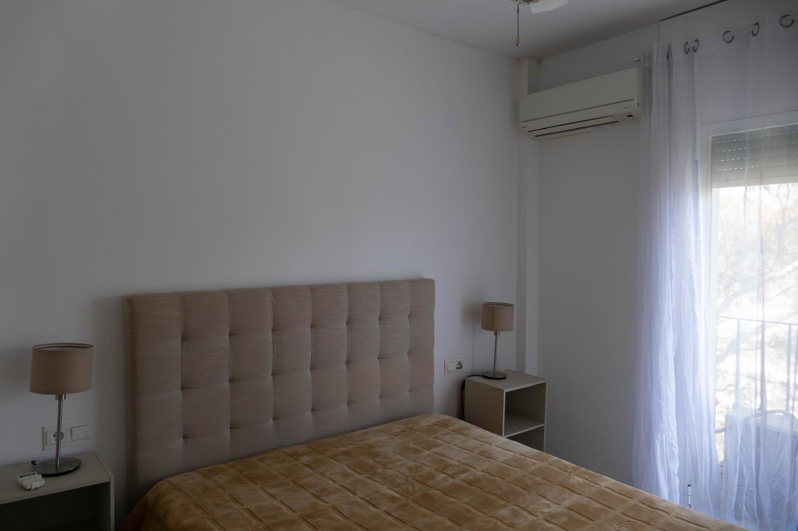 CHOLLO!!! Apartamento de 125 m2 de 3 dormitorios y dos baños - foto 21
