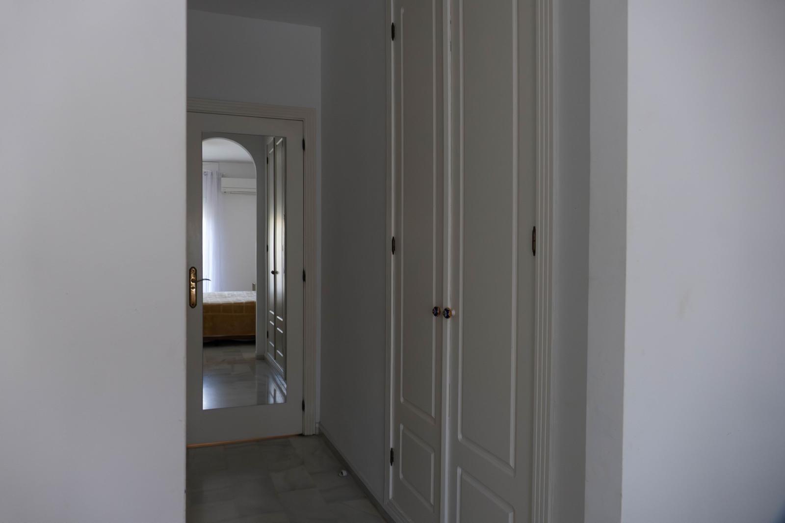 CHOLLO!!! Apartamento de 125 m2 de 3 dormitorios y dos baños - foto 24