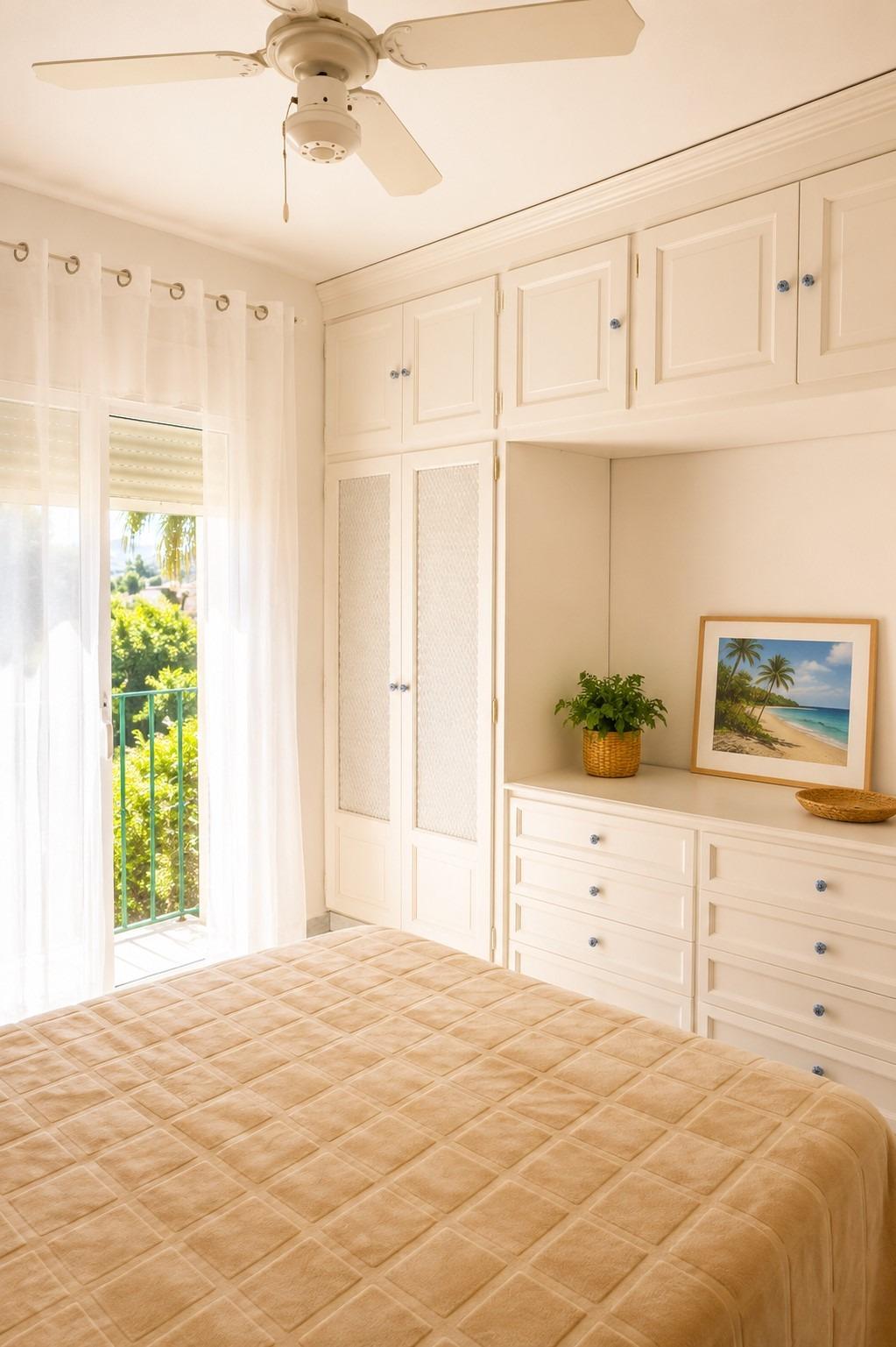 CHOLLO!!! Apartamento de 125 m2 de 3 dormitorios y dos baños - foto 4