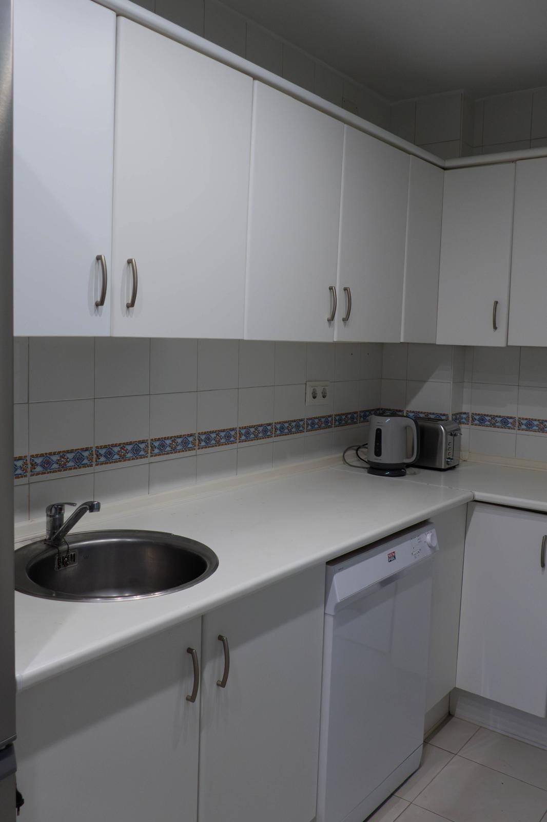CHOLLO!!! Apartamento de 125 m2 de 3 dormitorios y dos baños - foto 35