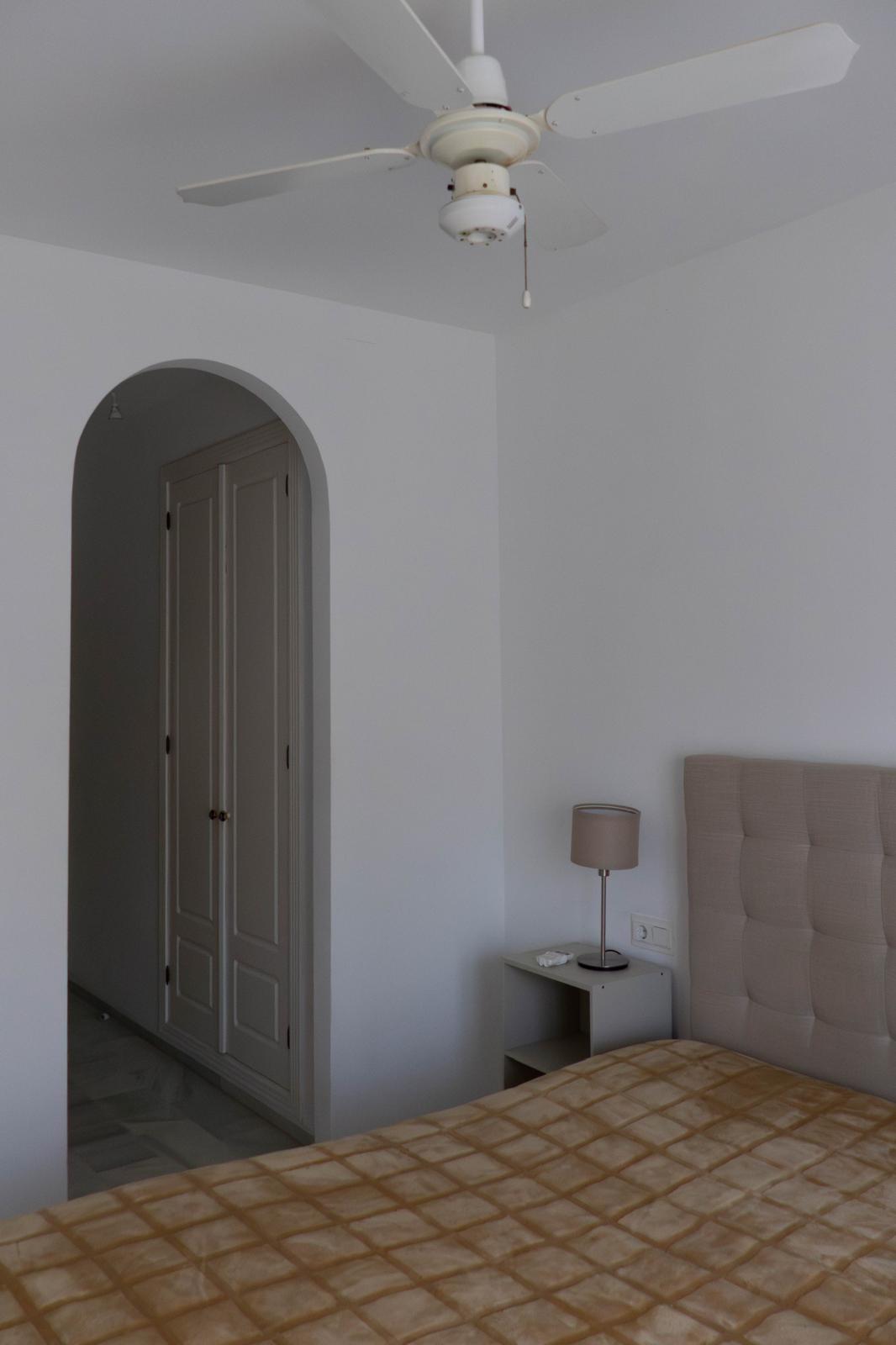 CHOLLO!!! Apartamento de 125 m2 de 3 dormitorios y dos baños - foto 40