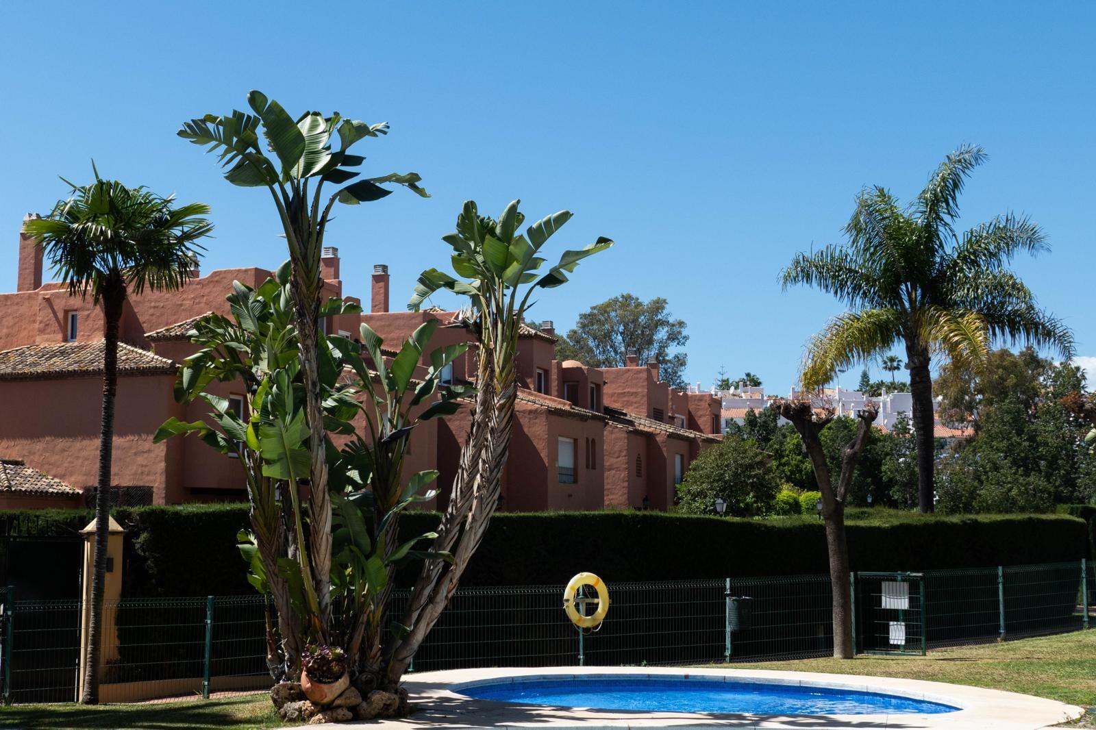 CHOLLO!!! Apartamento de 125 m2 de 3 dormitorios y dos baños - foto 9