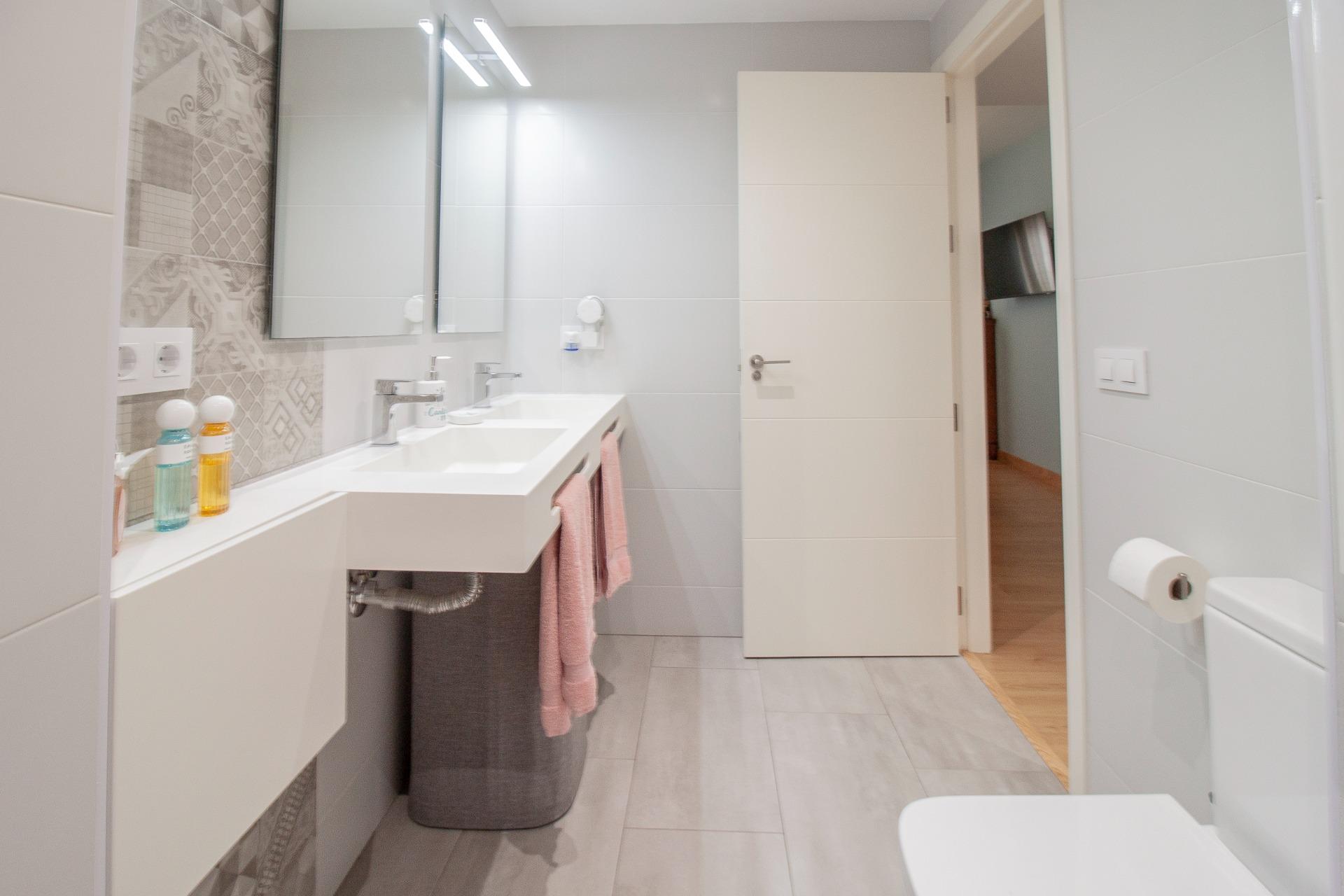 Exclusivo piso reformado con piscina y garaje en Sevilla Est - foto 36