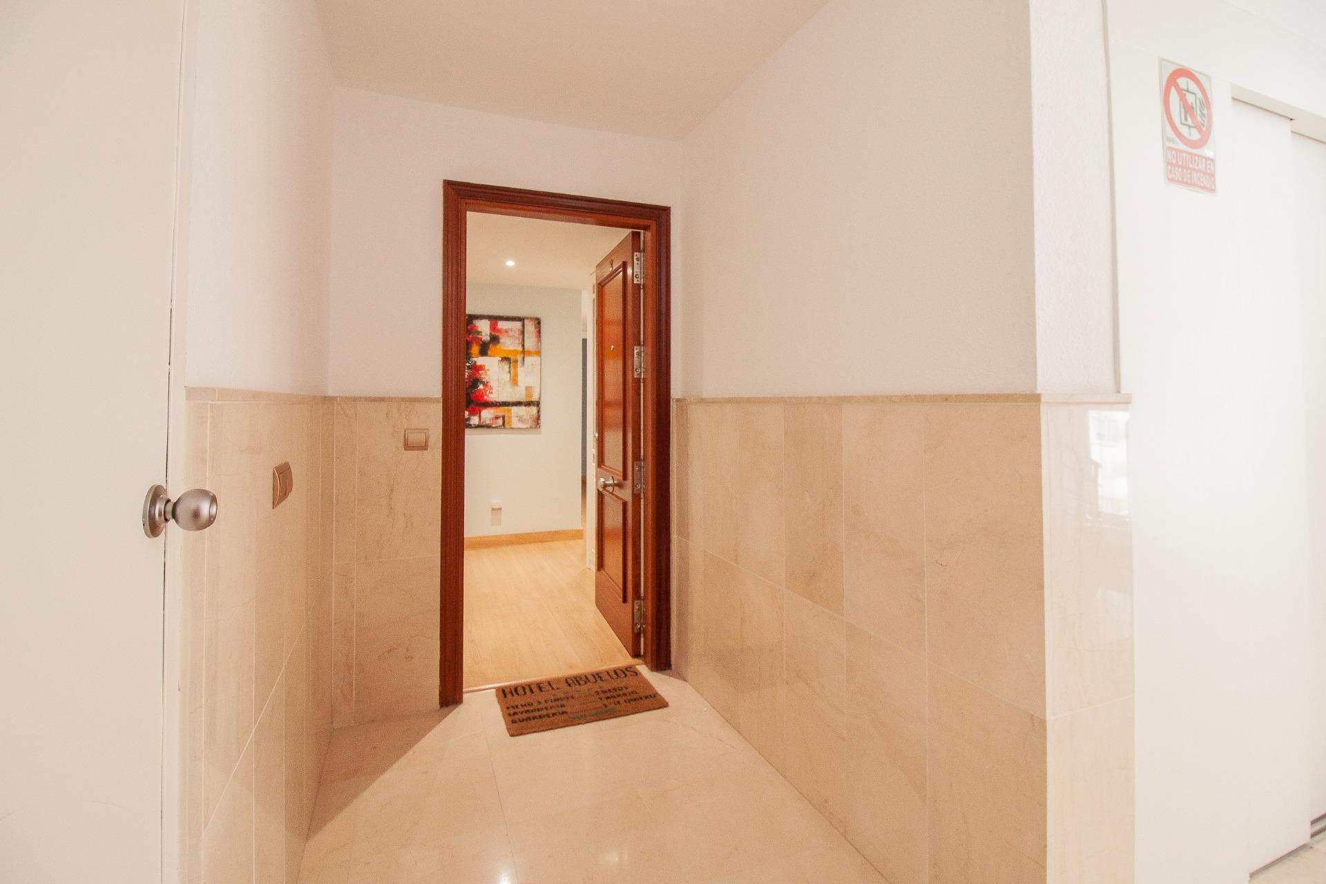 Exclusivo piso reformado con piscina y garaje en Sevilla Est - foto 42