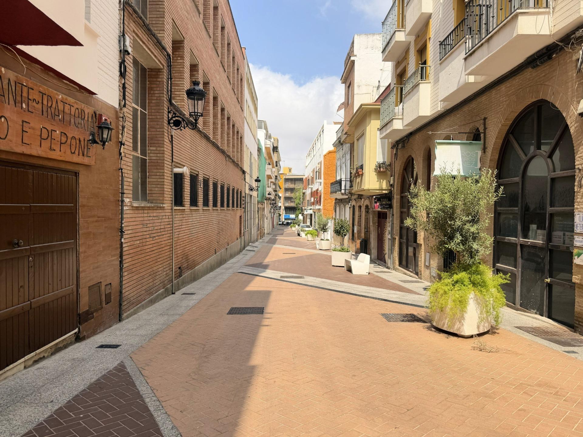 ¡Encantador y luminoso piso en pleno Centro de Huelva! - foto 3