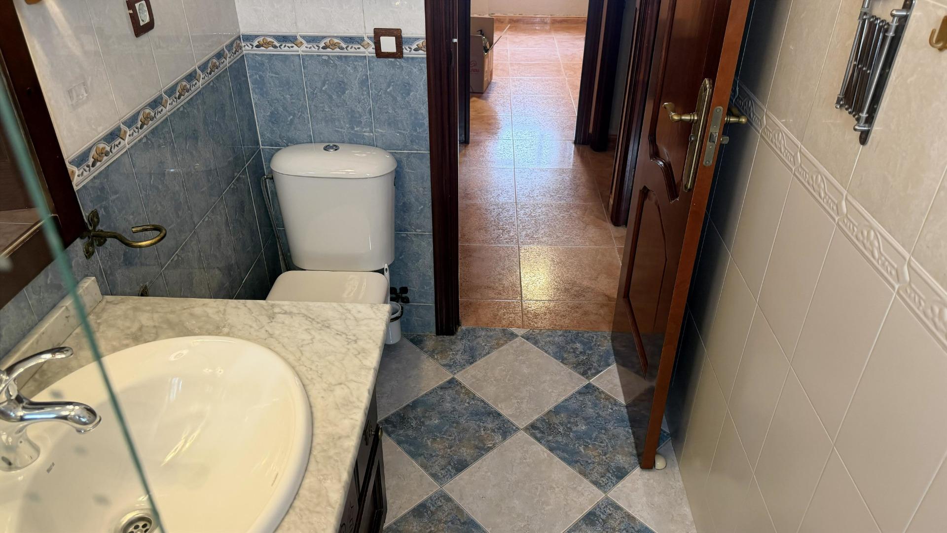 ¡Encantador y luminoso piso en pleno Centro de Huelva! - foto 29