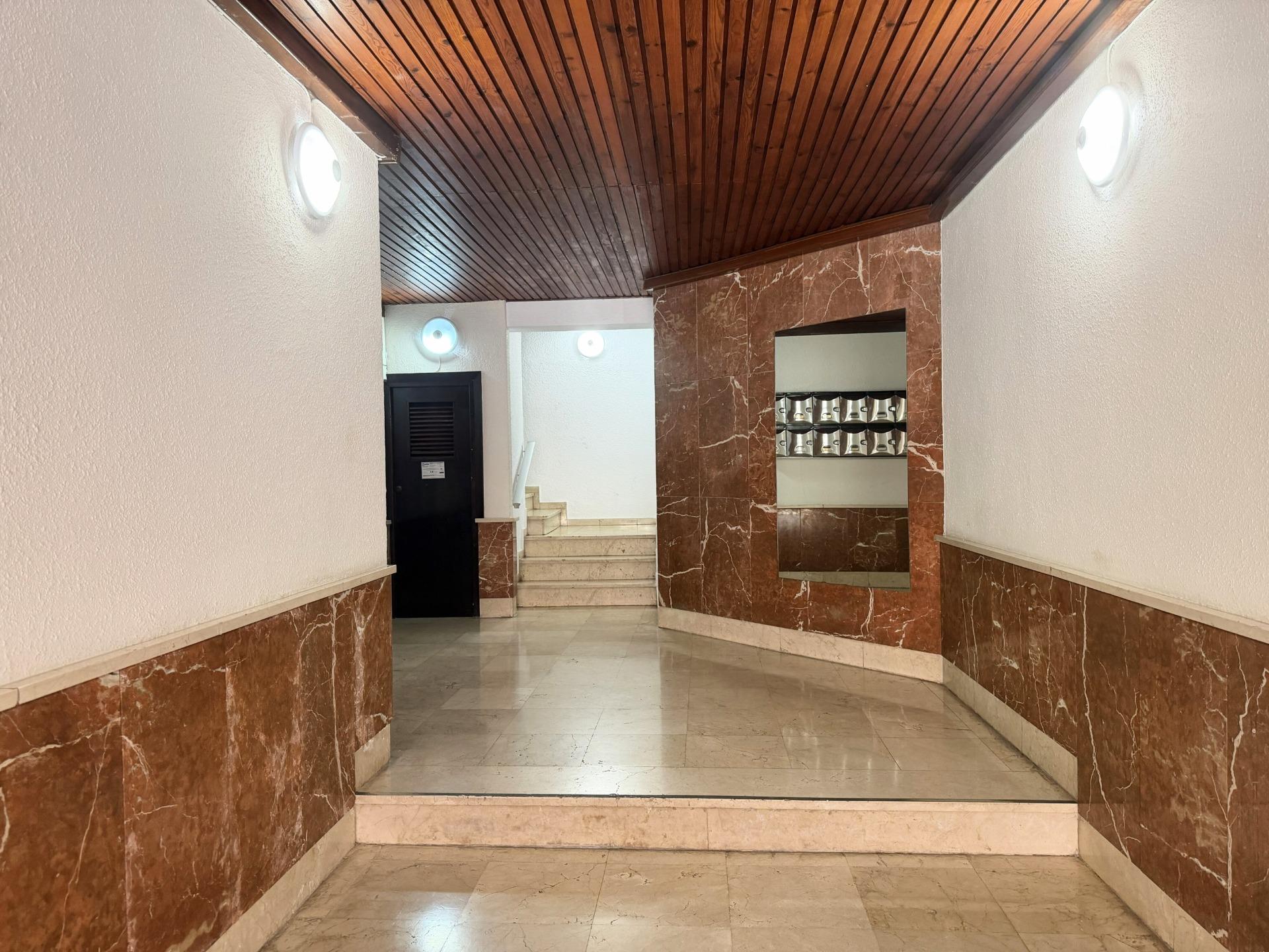 ¡Encantador y luminoso piso en pleno Centro de Huelva! - foto 4