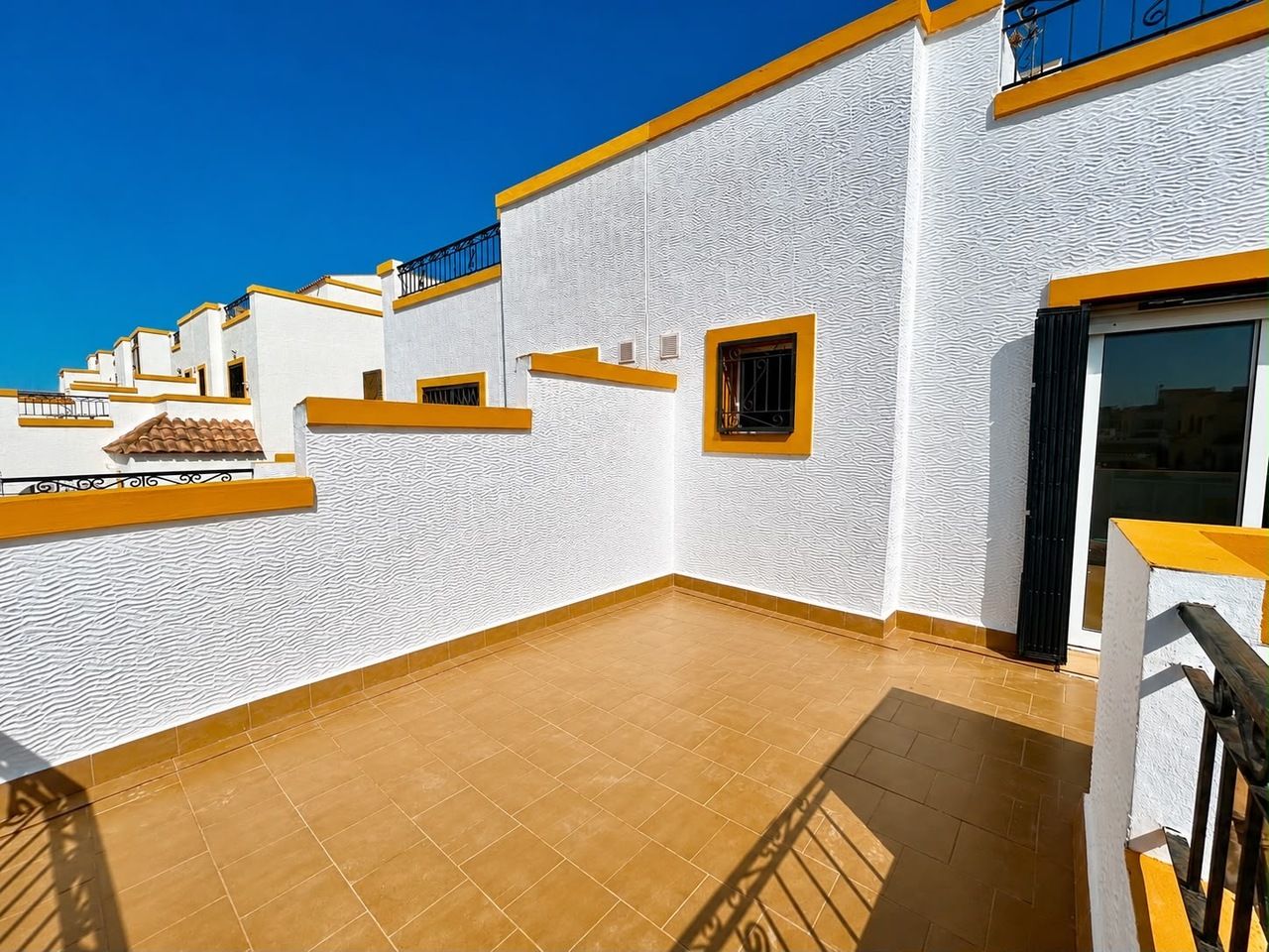Chalet Quad con Vistas a las Lagunas Saladas y Piscina Comun - foto 16
