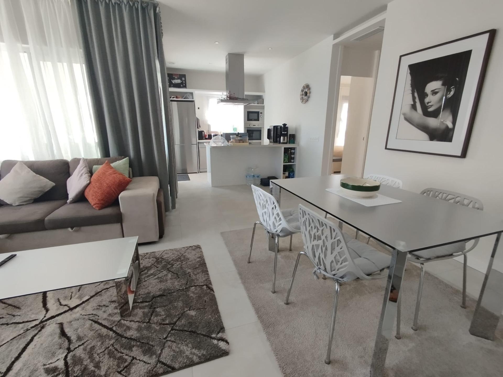 Moderno apartamento con amplia terraza, vistas a la piscina  - foto 12