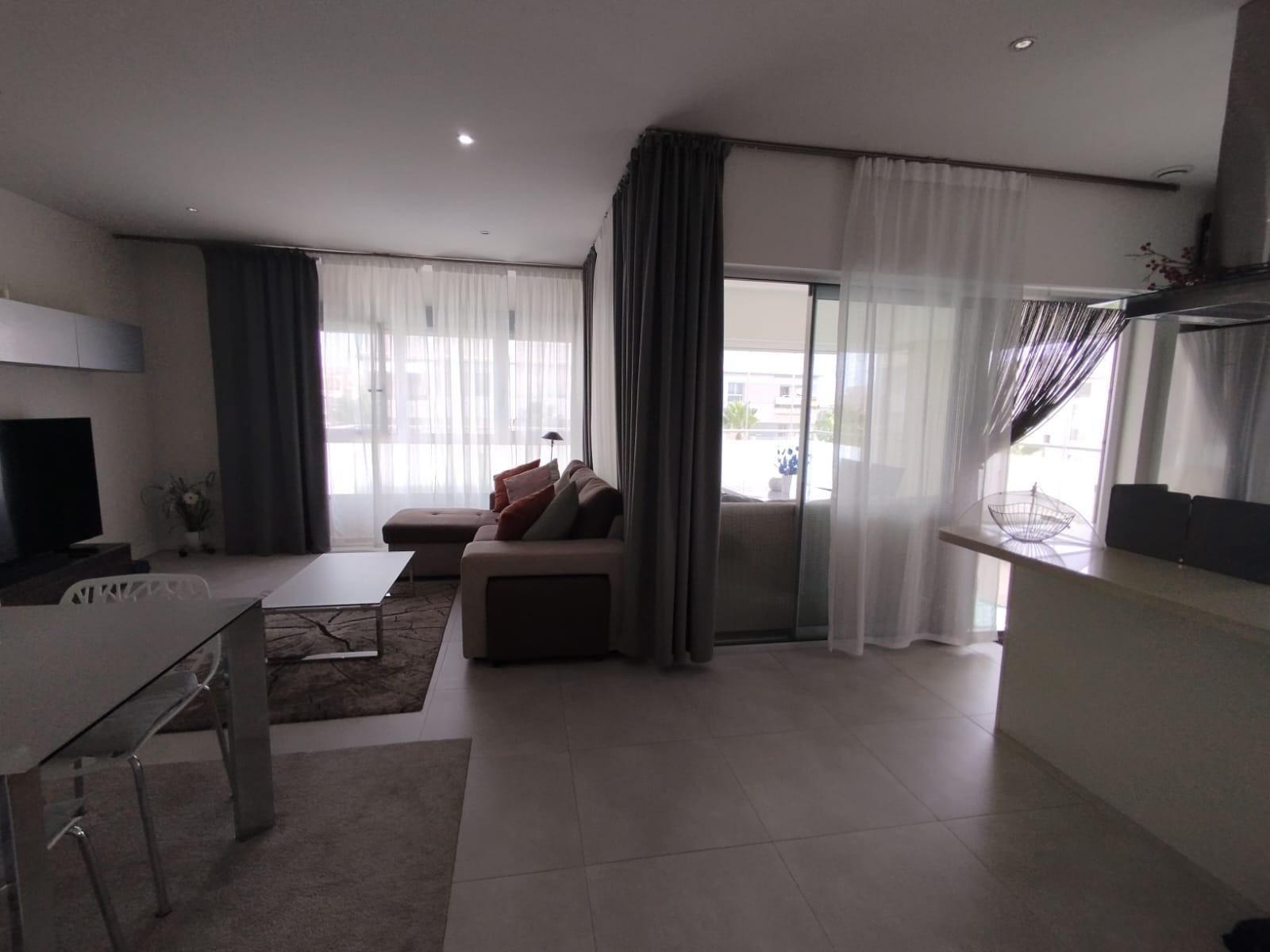 Moderno apartamento con amplia terraza, vistas a la piscina  - foto 10
