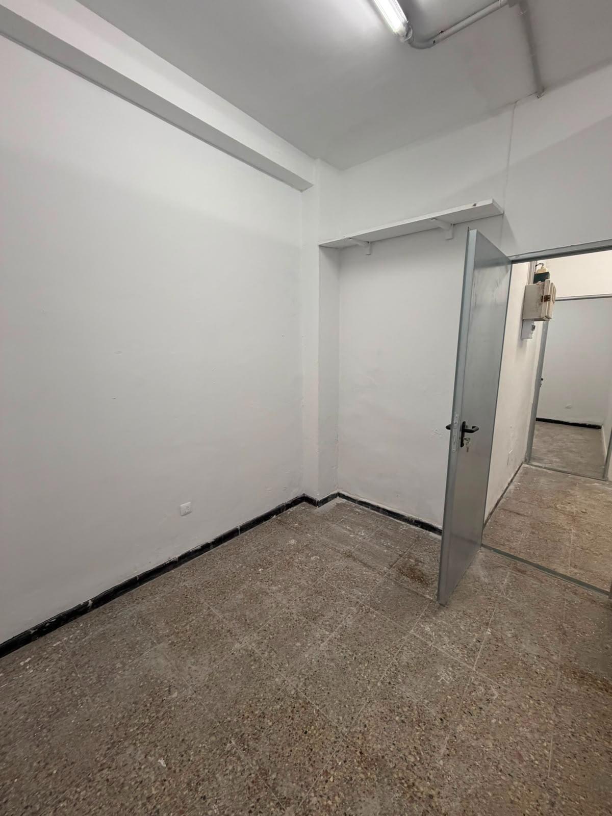 TRASTEROS EN ALQUILER – ZONA RESIDENCIAL - foto 3