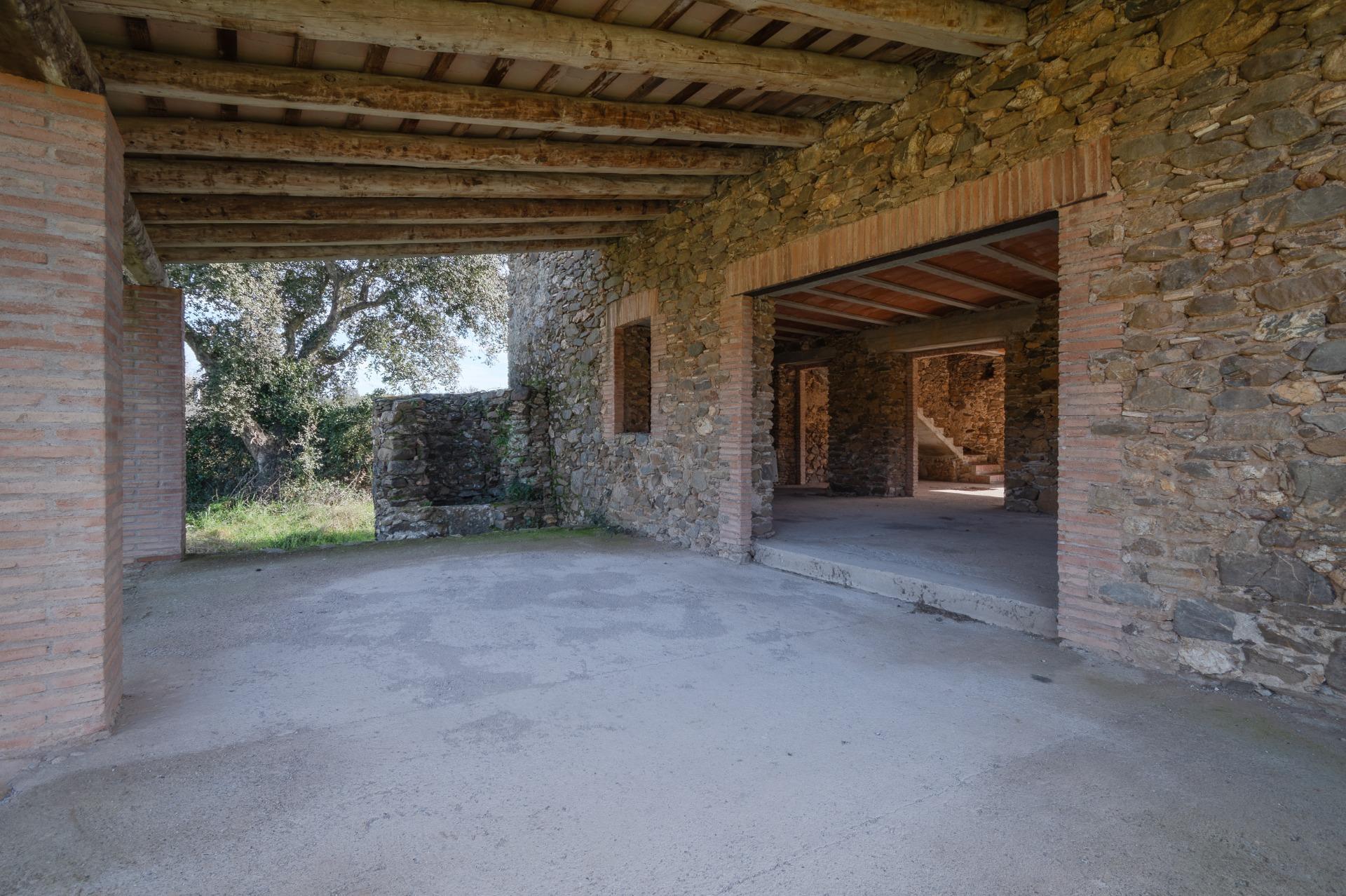 Masía en el Empordà: Un Proyecto Arquitectónico con Visión e - foto 11