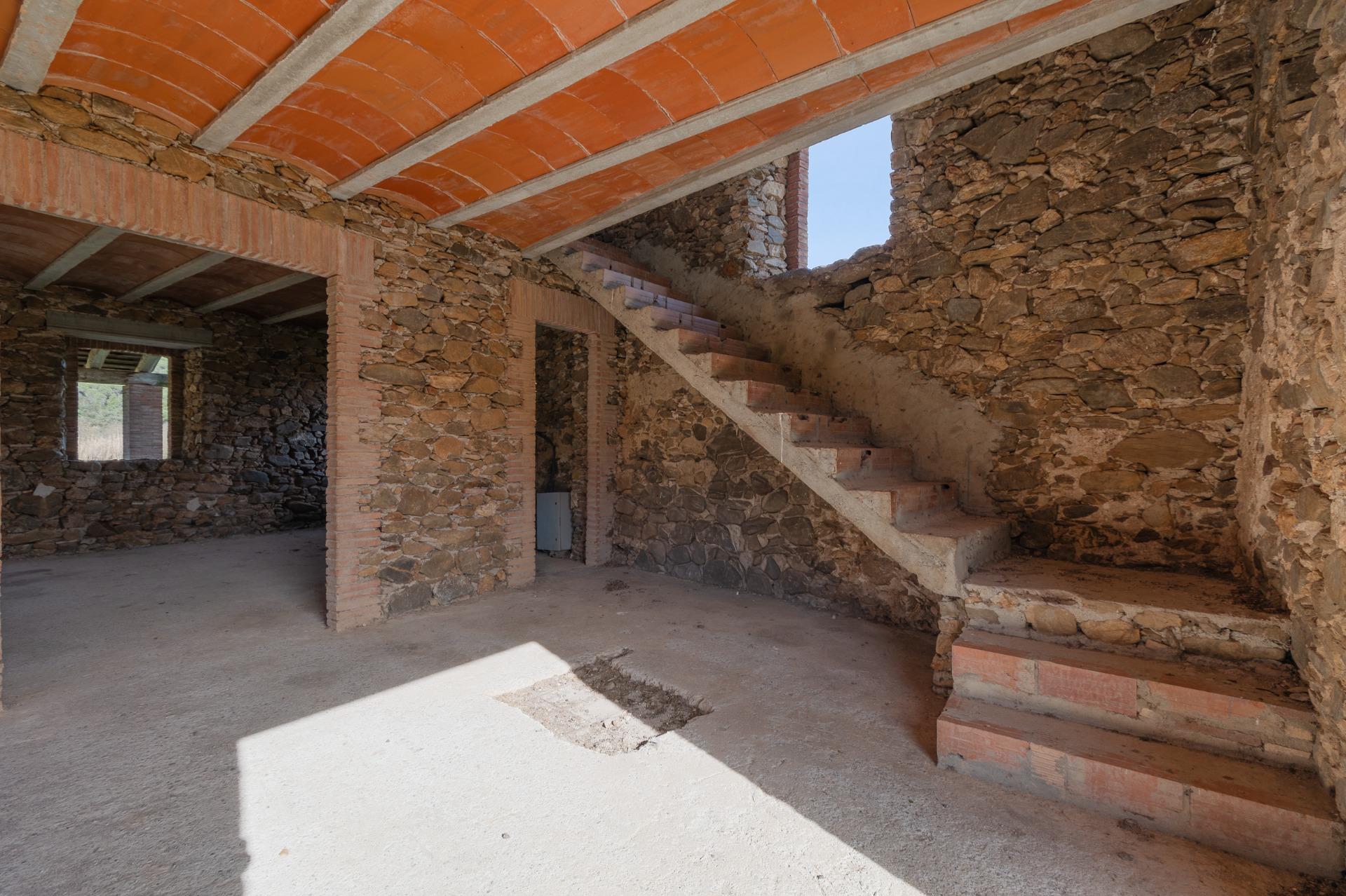 Masía en el Empordà: Un Proyecto Arquitectónico con Visión e - foto 25