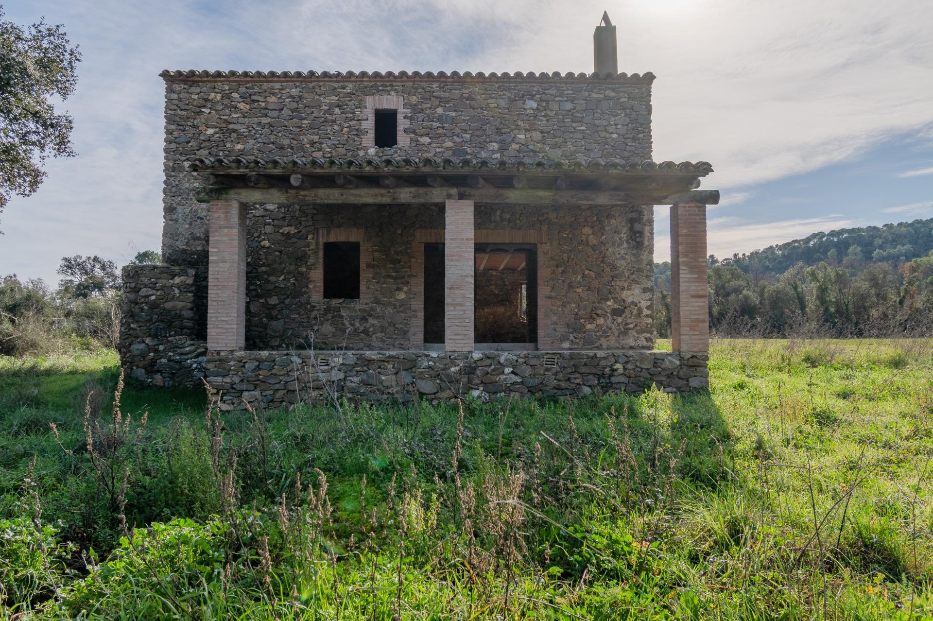 Masía en el Empordà: Un Proyecto Arquitectónico con Visión e - foto 4