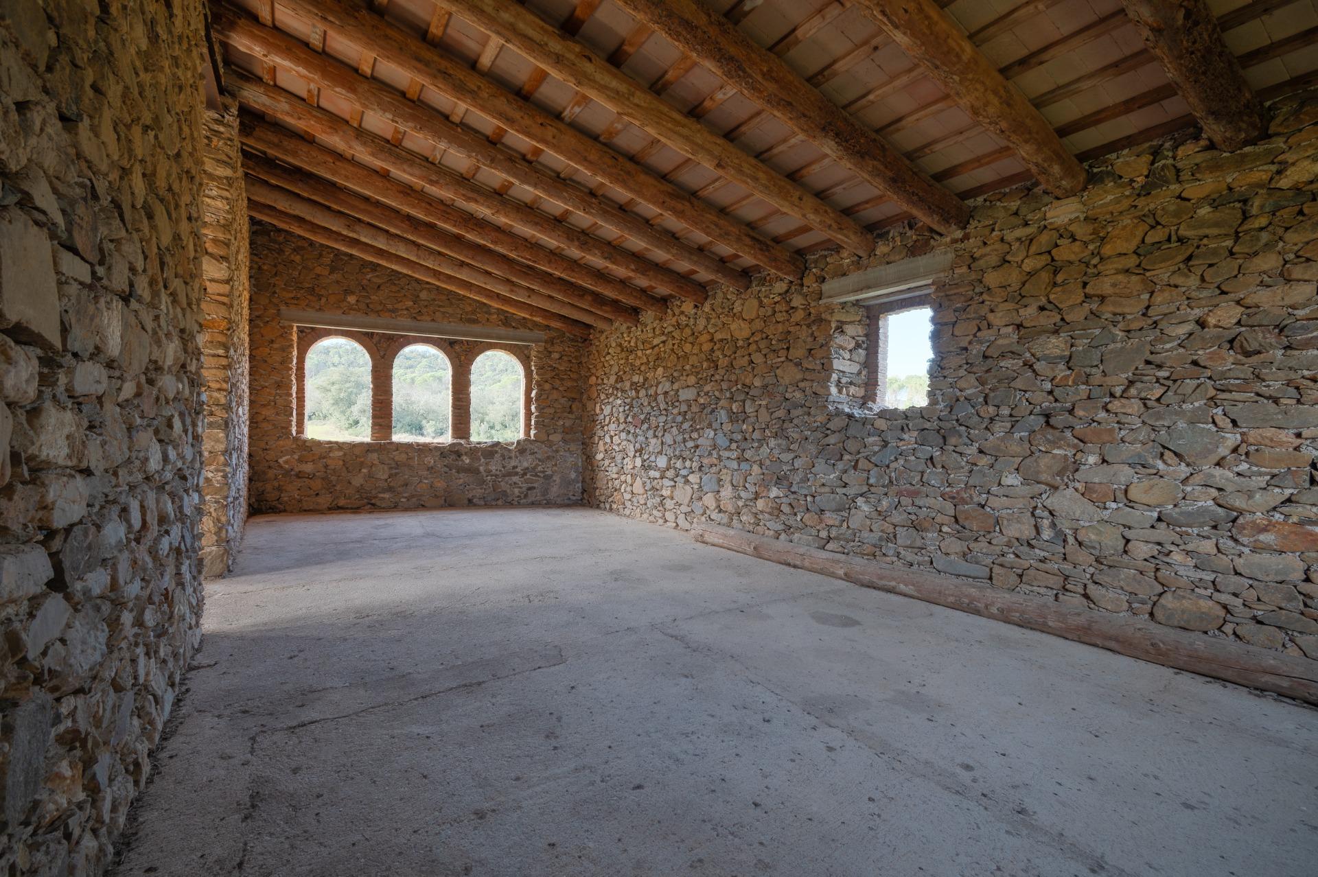 Masía en el Empordà: Un Proyecto Arquitectónico con Visión e - foto 31