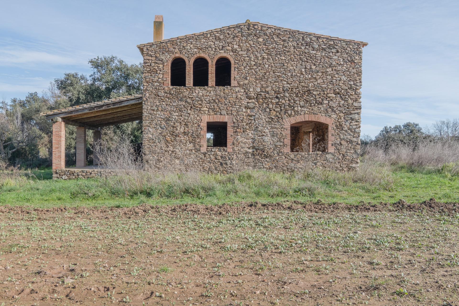 Masía en el Empordà: Un Proyecto Arquitectónico con Visión e - foto 6
