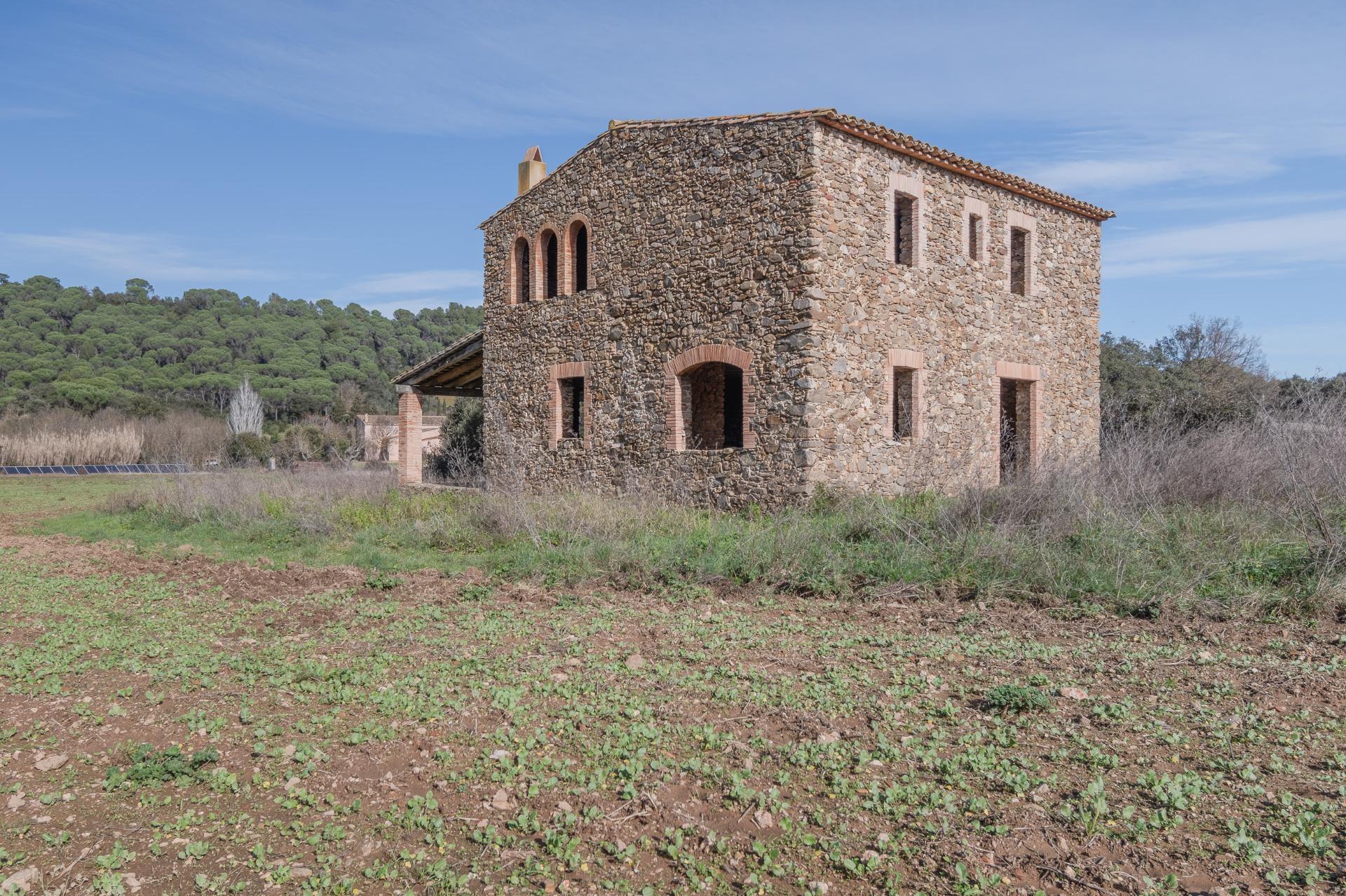 Masía en el Empordà: Un Proyecto Arquitectónico con Visión e - foto 7