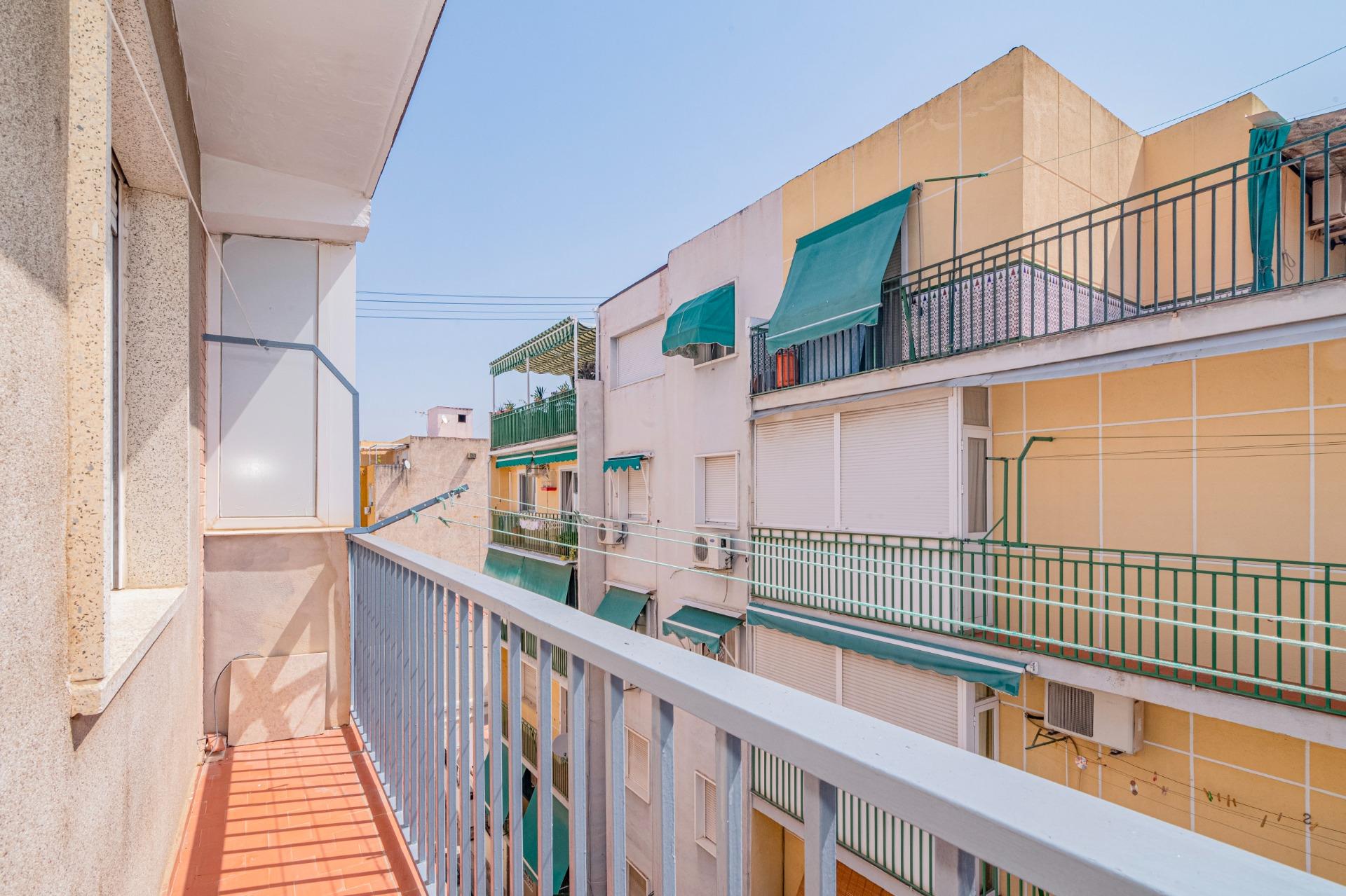 OPORTUNIDAD EN VENTA DE PISO DE 4 DORMITORIOS TOTALMENTE EXT - foto 11