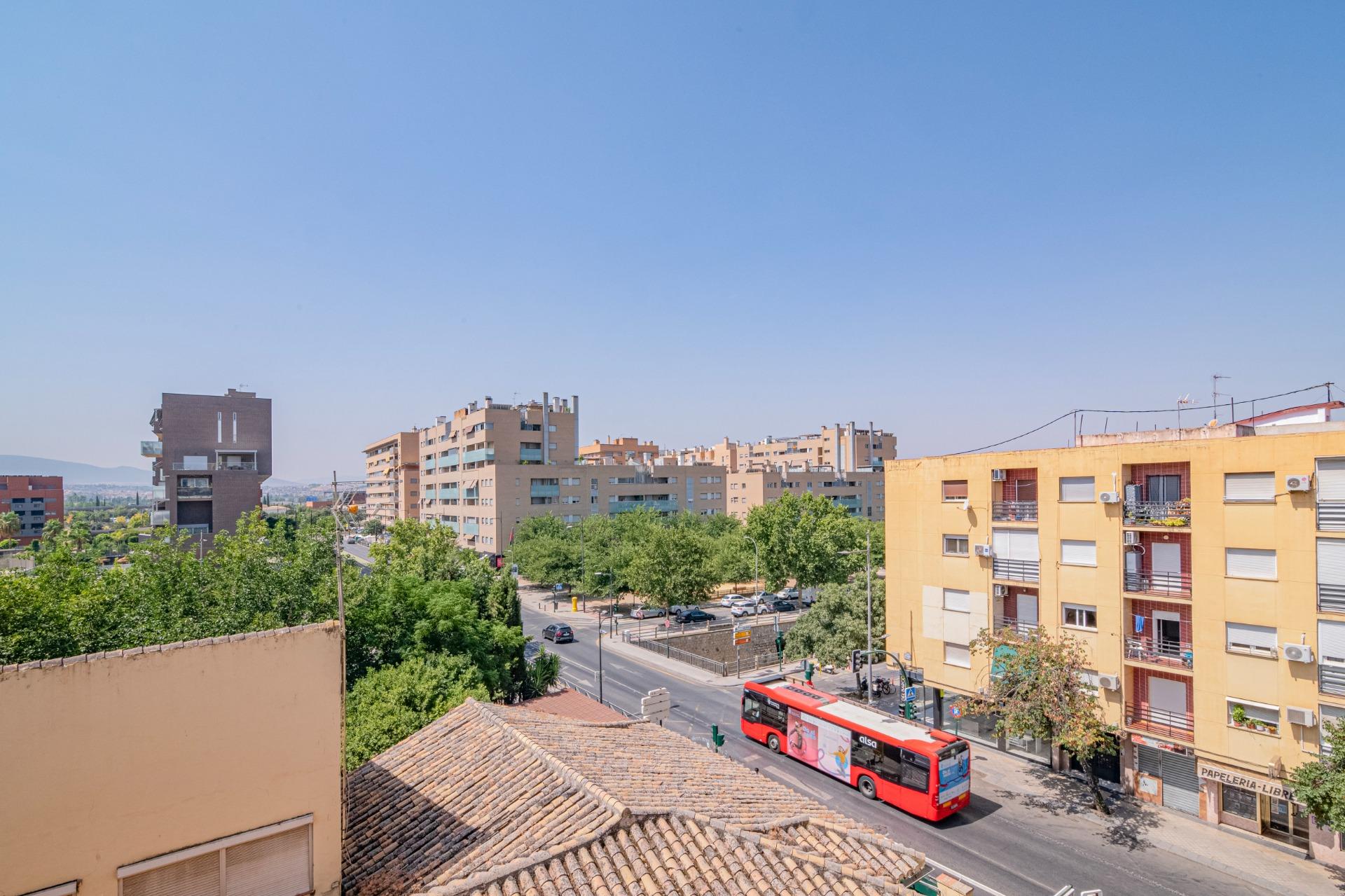 OPORTUNIDAD EN VENTA DE PISO DE 4 DORMITORIOS TOTALMENTE EXT - foto 7
