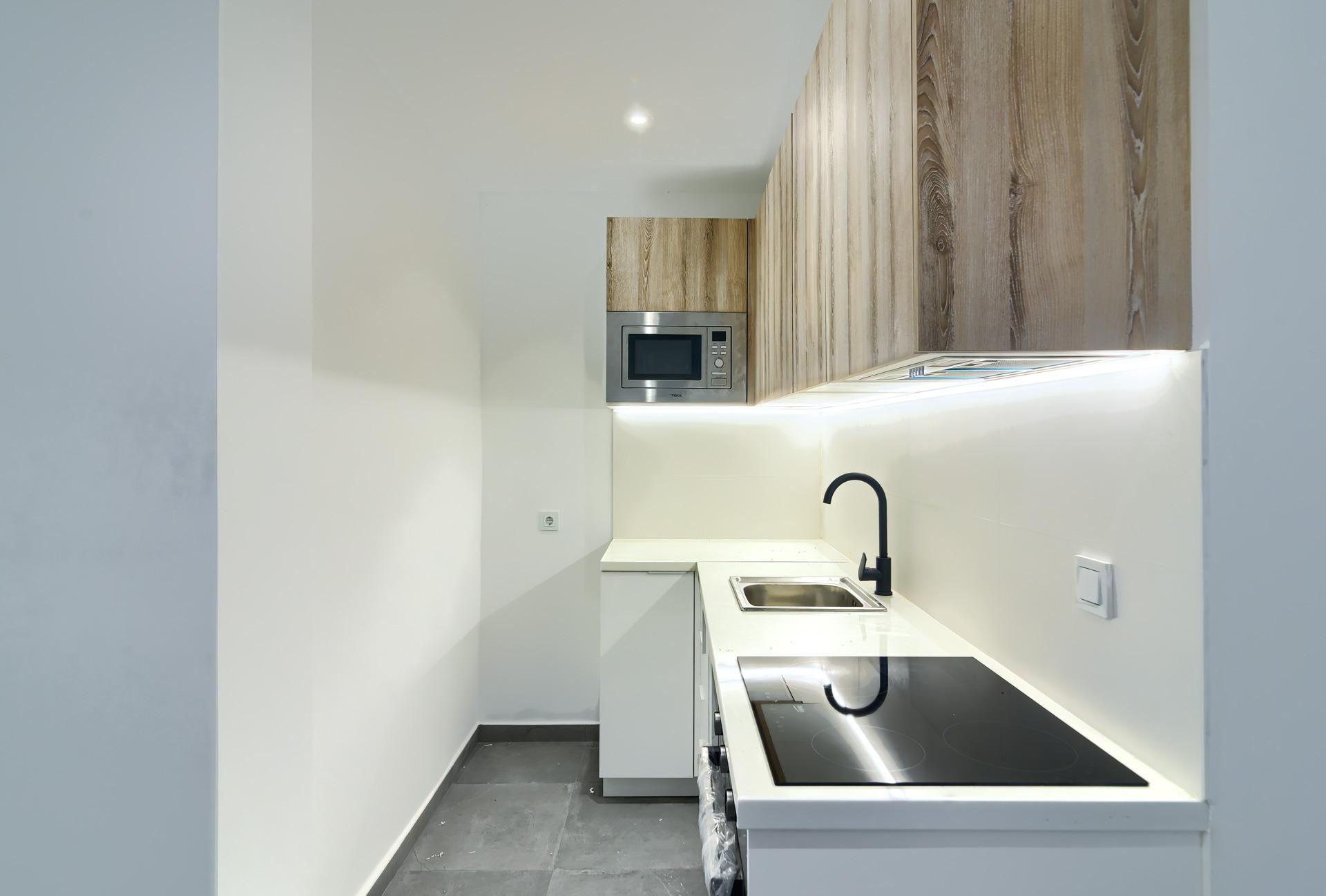 Tu nuevo hogar en El Cabanyal: reforma integral, patio y ubi - foto 2