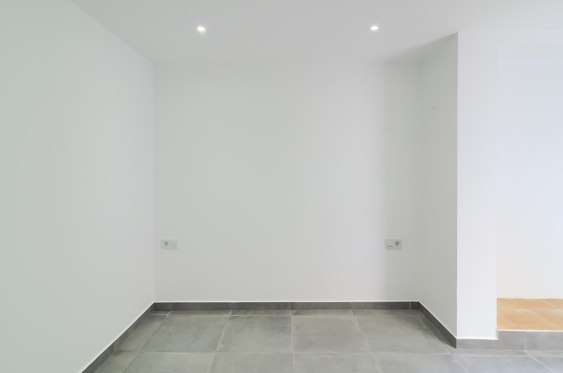 Tu nuevo hogar en El Cabanyal: reforma integral, patio y ubi - foto 11